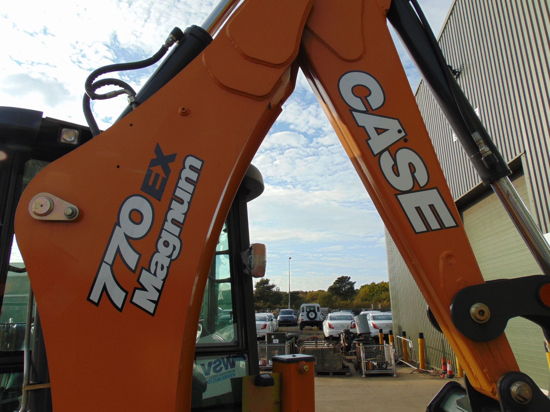 UNUSED Case 770 EX Magnum Backhoe Excavator with 4 in 1 bucket Etc. - Image 8 of 36