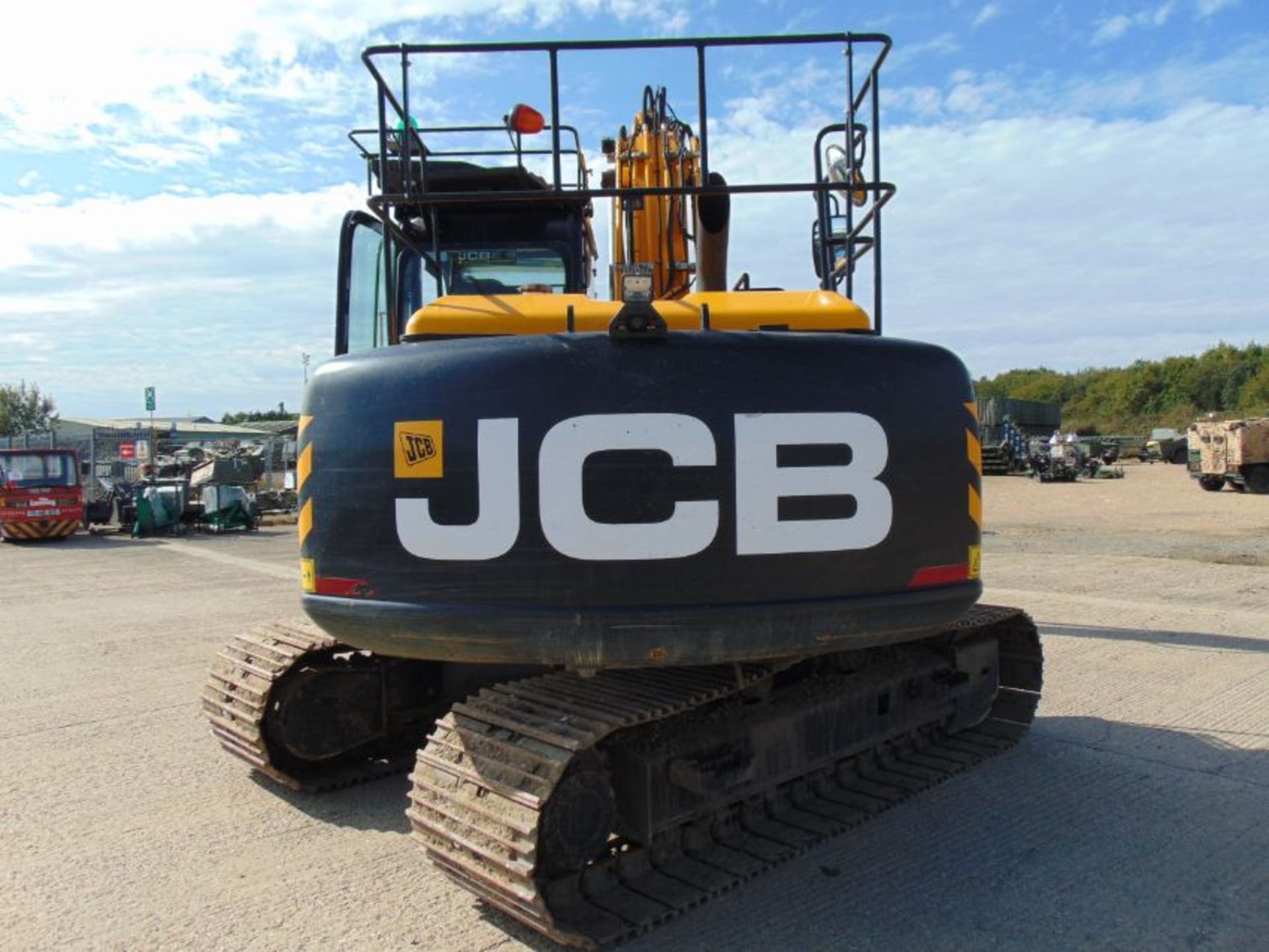 2018 JCB JS130 LC 13-tonne Tracked Excavator ONLY 741 HOURS! - Image 15 of 30