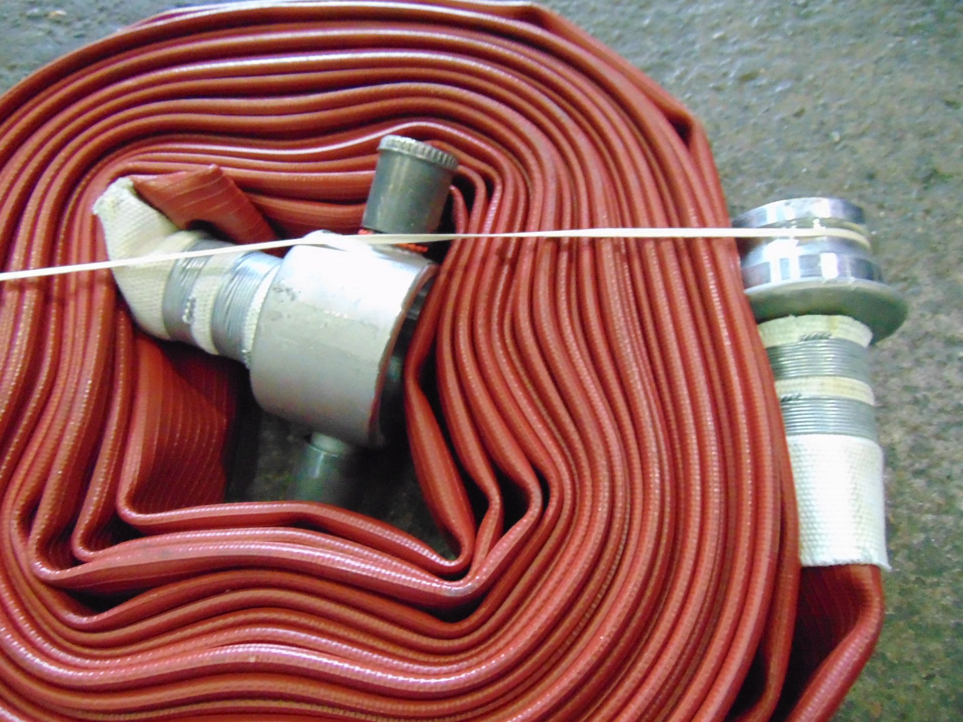 Unissued Akron High Pressure Trigger Shutoff Nozzle c/w Style 1703 Tip and Angus 45mm Layflat Hose - Image 5 of 7