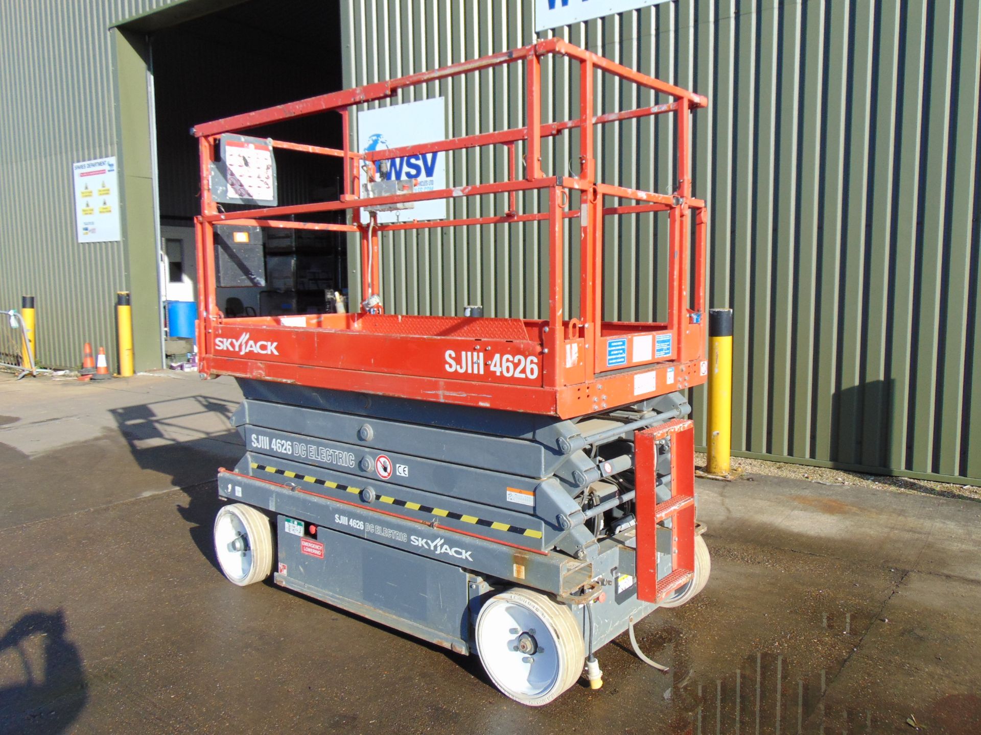 SkyJack SJ1114626 Electric Scissor Lift ONLY 108 Hours! - Image 3 of 23