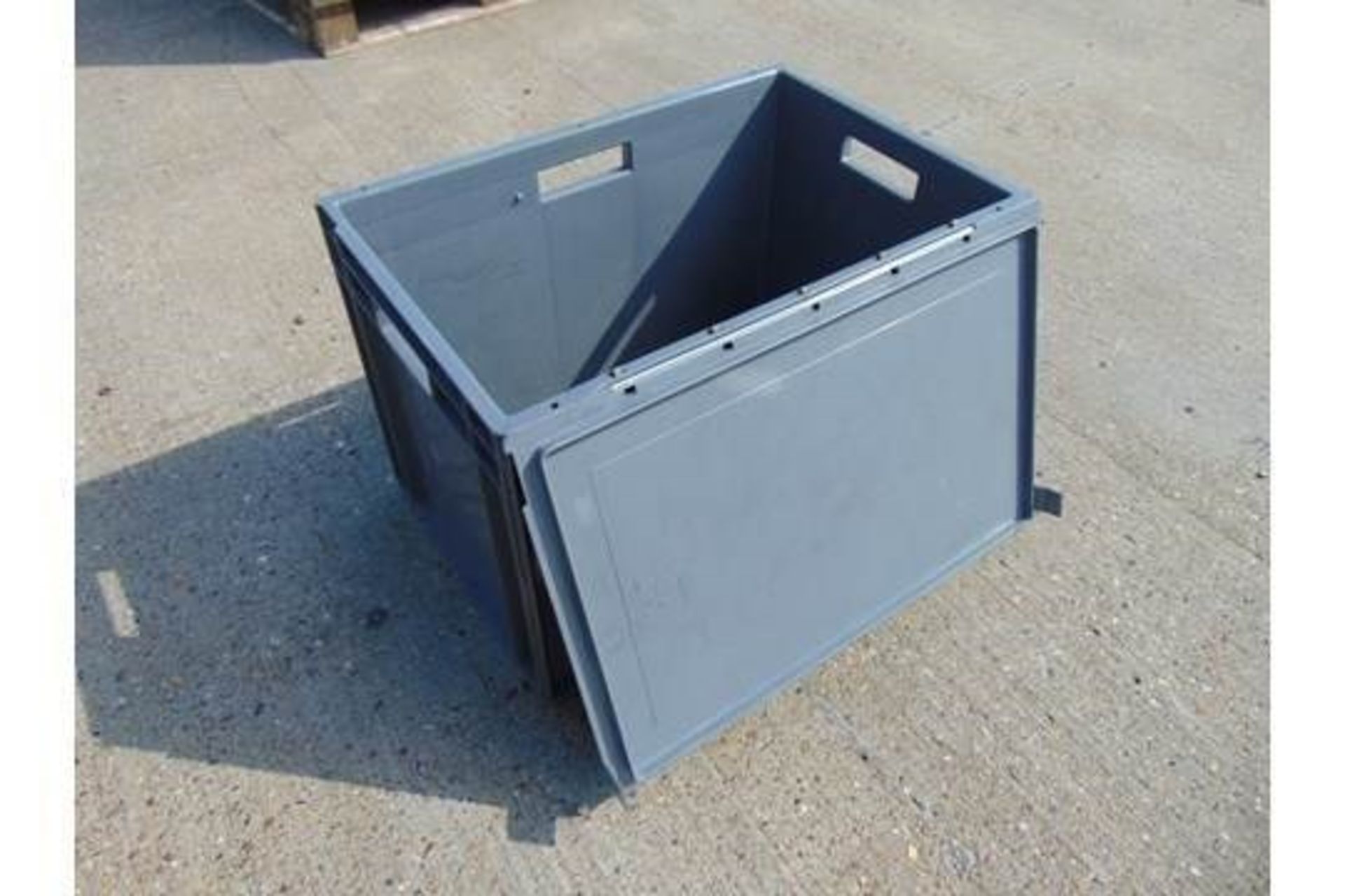 10 x Standard MoD Stackable Storage Boxes c/w Lids - Image 5 of 6