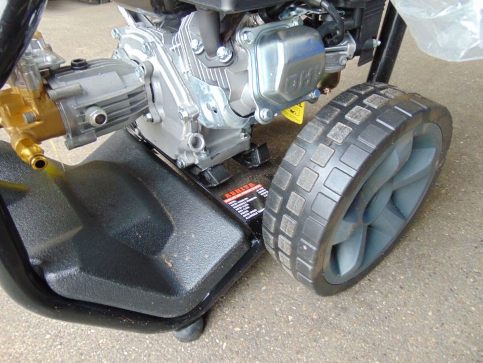 UNISSUED LB-180G Mobile Petrol Pressure Washer - Image 7 of 10