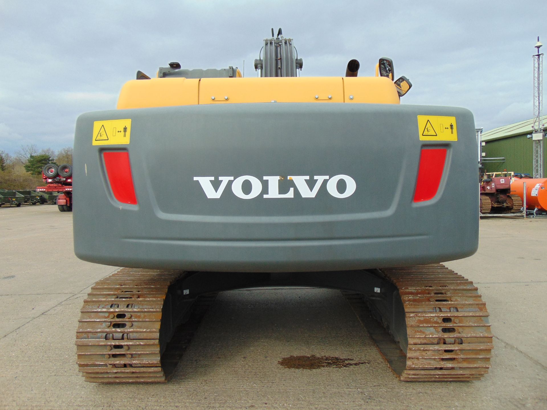 NEW & UNUSED Volvo EC210B LC Prime 22t Excavator - Image 11 of 24