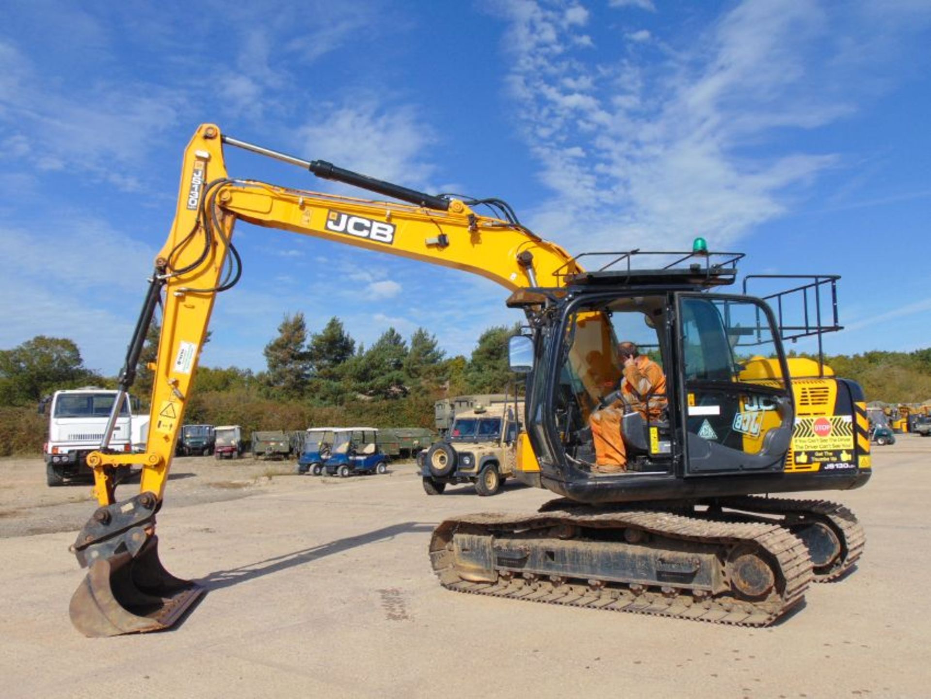 2018 JCB JS130 LC 13-tonne Tracked Excavator ONLY 741 HOURS! - Image 7 of 30