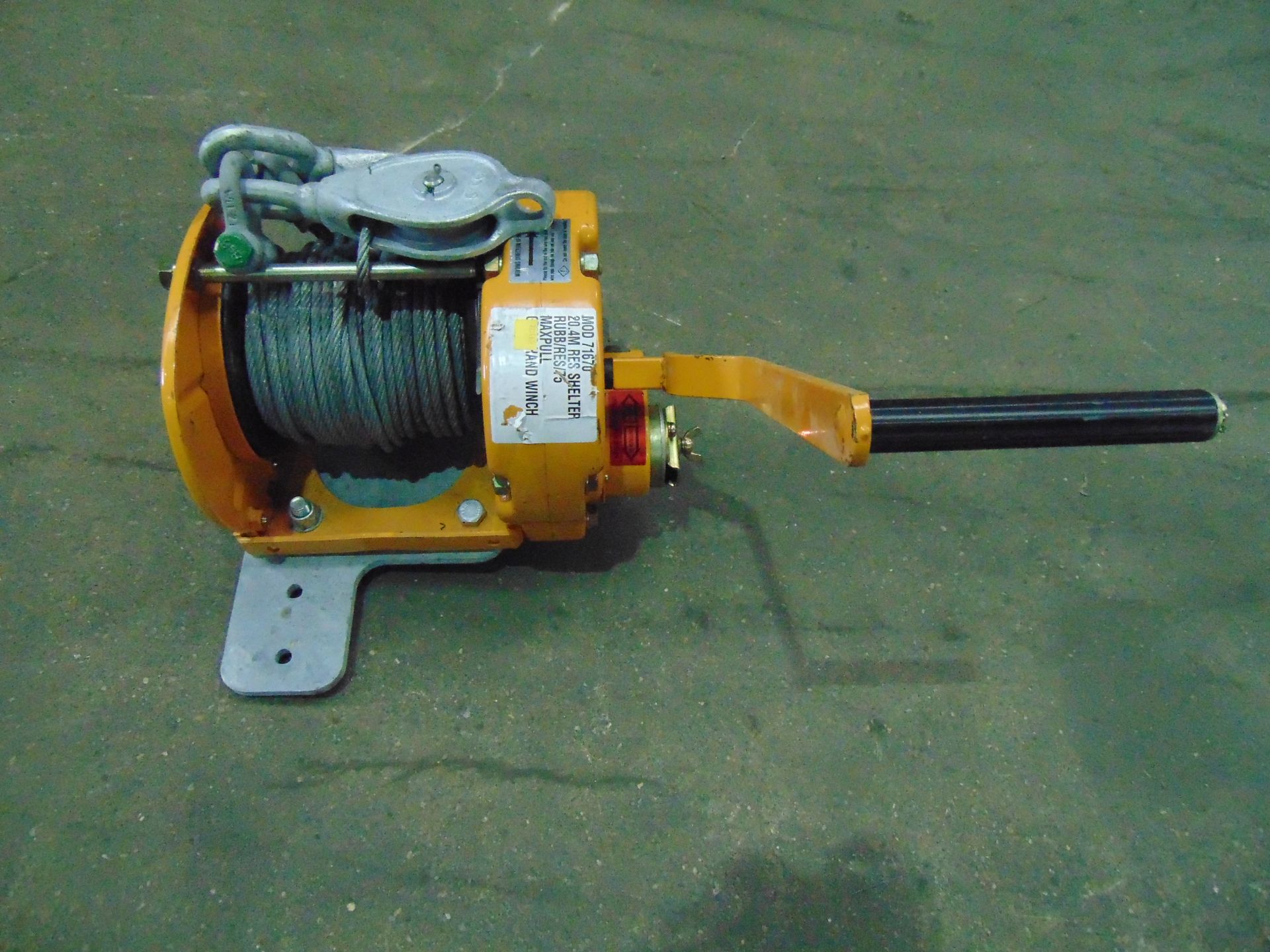 Maxpull GM 20 Handwinch c/w Wire Rope, Pulleys, D Shackles & Handle - Image 4 of 10