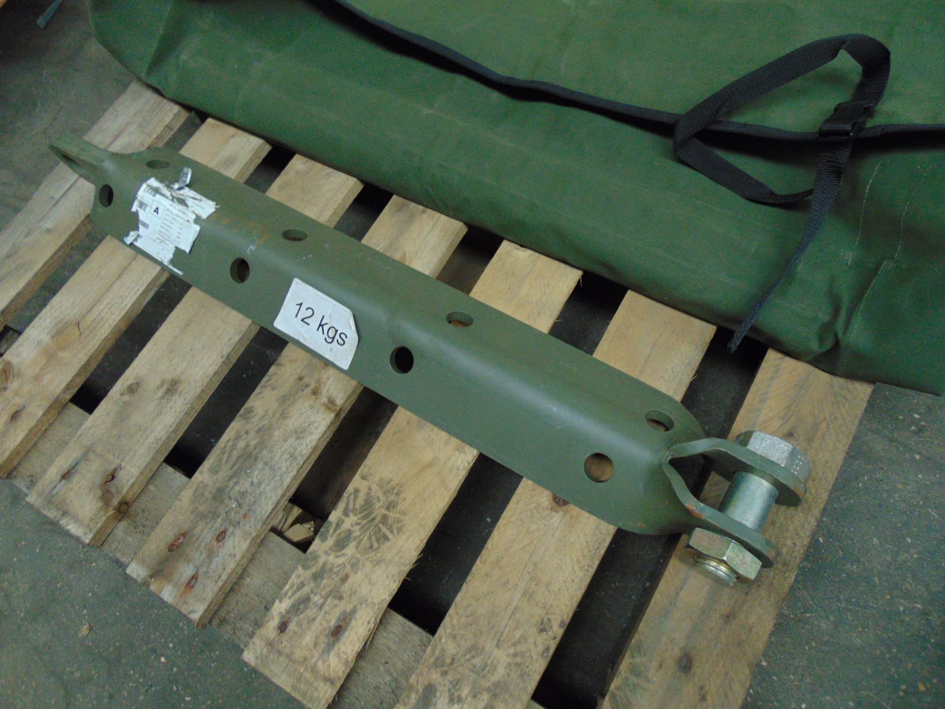 Unissued Heavy Duty Military Recovery Ground Anchor Kit C/W 8 x Pins and Carry Bag as shown - Image 2 of 5