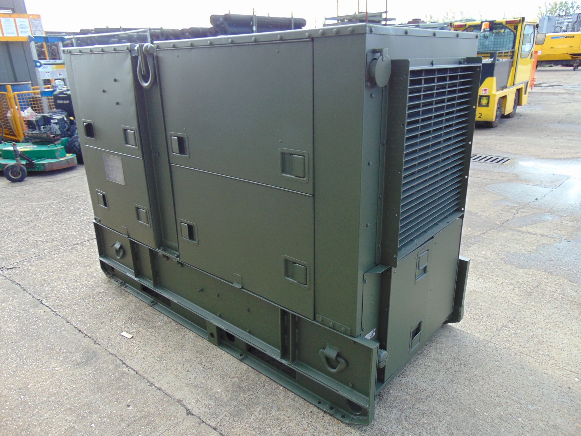 FERMONT MEP005A 37.5 KVA Portable Diesel Generator ONLY 690 Hours! - Image 3 of 19