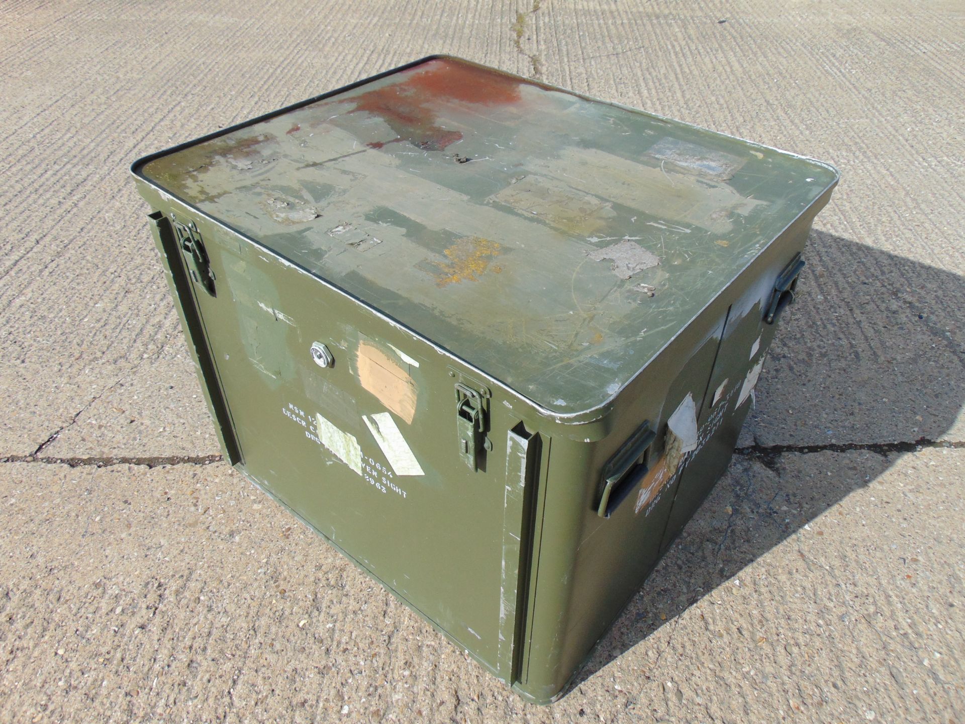 Heavy Duty Vehicle Tool / Storage Box - Image 4 of 6