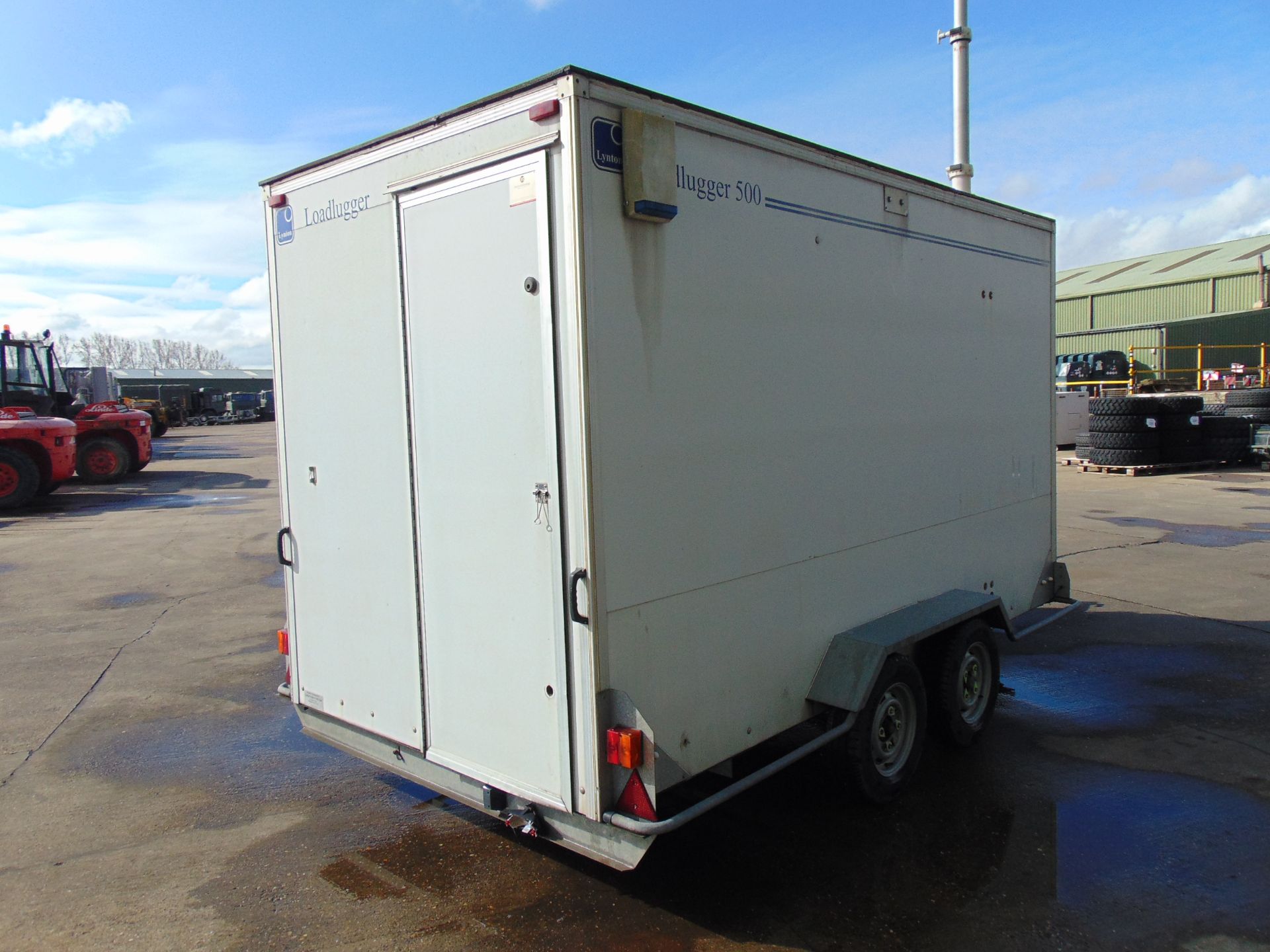 Lynton Loadlugger 500 Box Trailer C/W Air Con, Clark 9m Aluminium Telecopic Mast, Electrics etc - Image 5 of 21