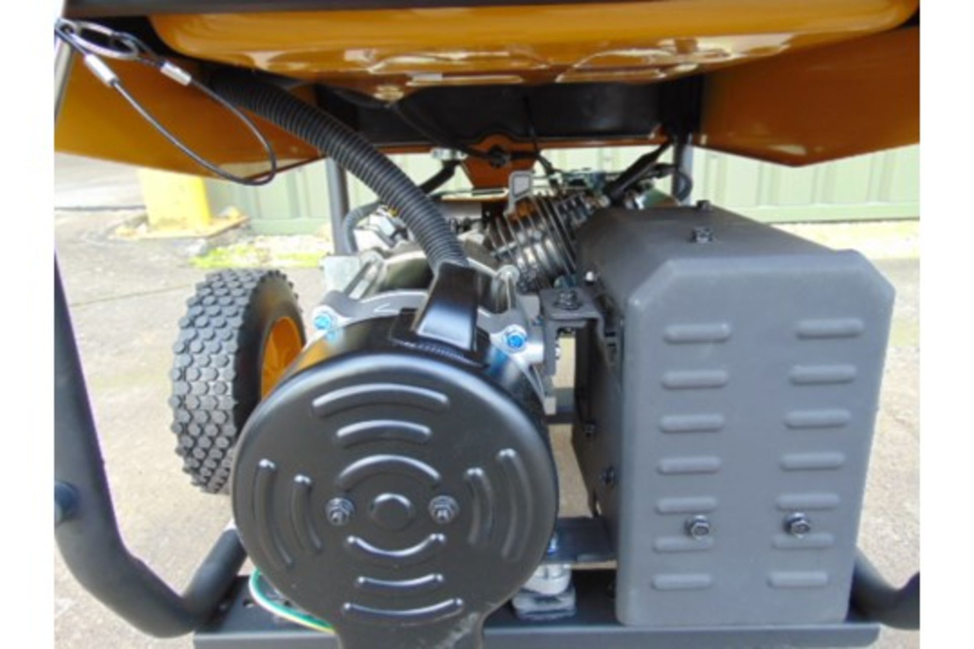 UNISSUED Caterpillar RP3100 industrial Petrol Generator. - Image 6 of 10