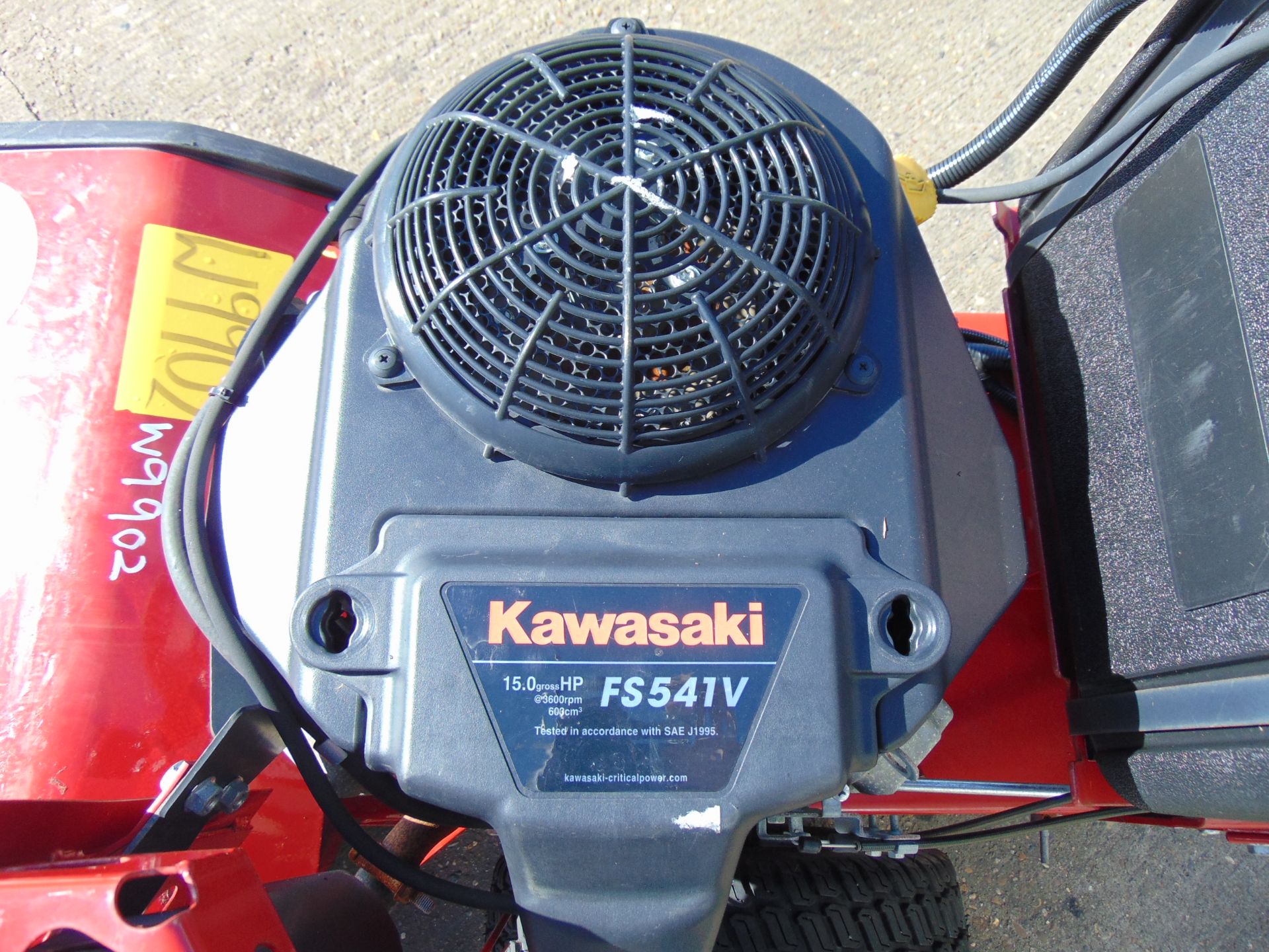 Ferris 32'' Walk Behind Commercial Mower c/w Kawasaki 15HP Engine - Image 11 of 17