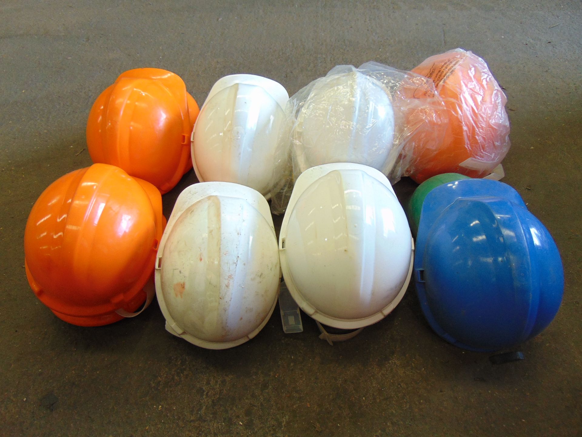 16 x Safety Helmets Various Colours. - Image 3 of 3