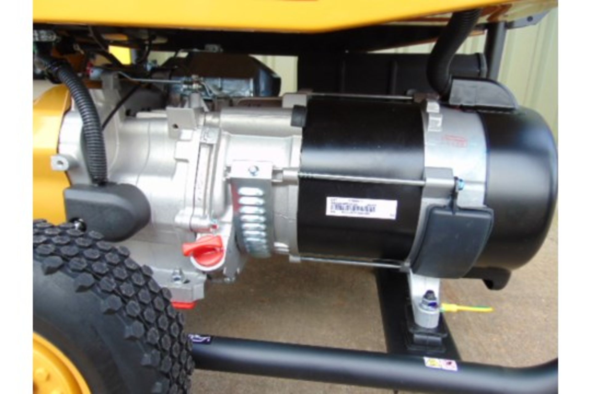 UNISSUED Caterpillar RP4400 Industrial Petrol Generator. - Image 8 of 10