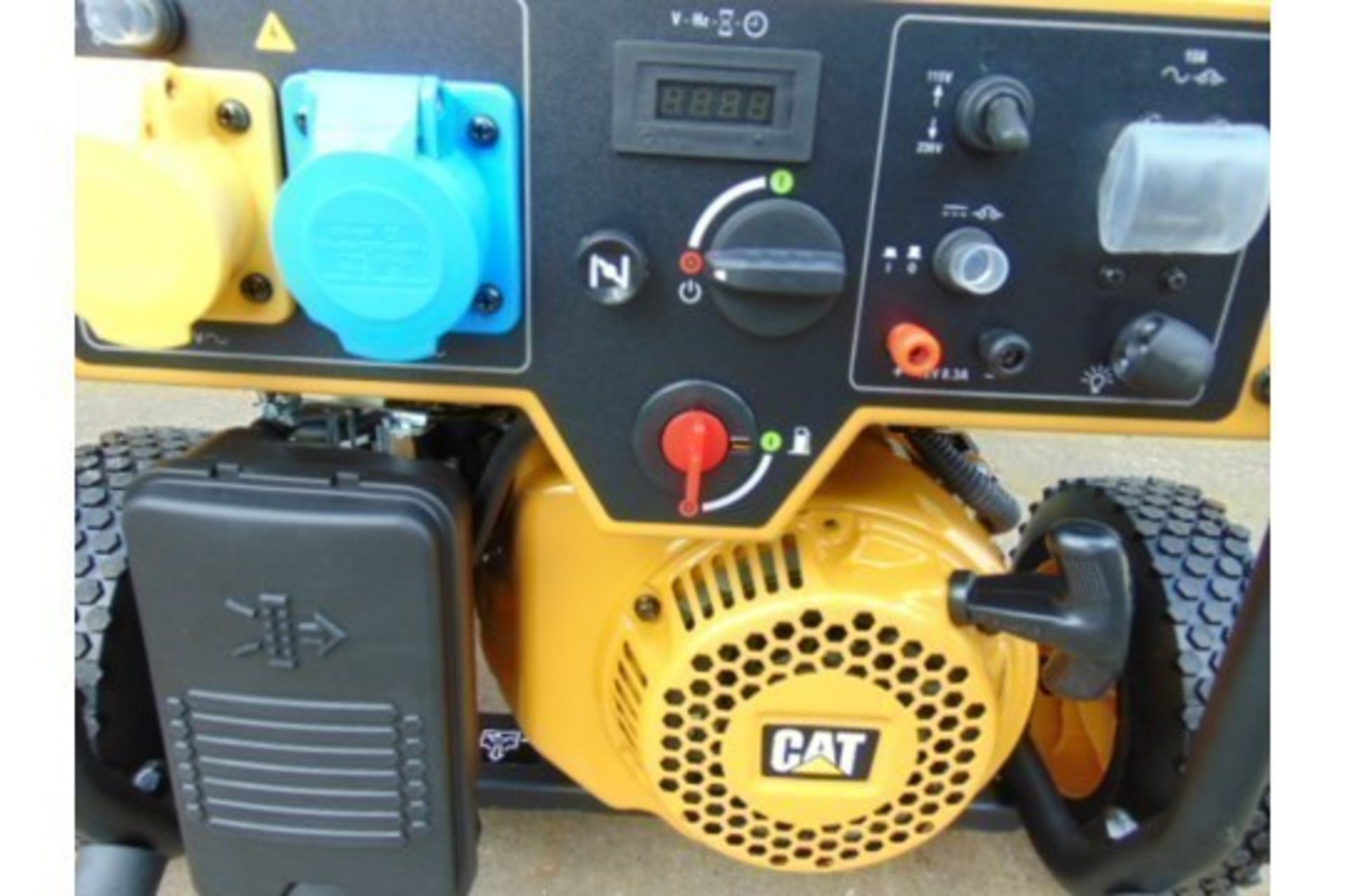 UNISSUED Caterpillar RP2500 Industrial Petrol Generator Set - Bild 7 aus 10