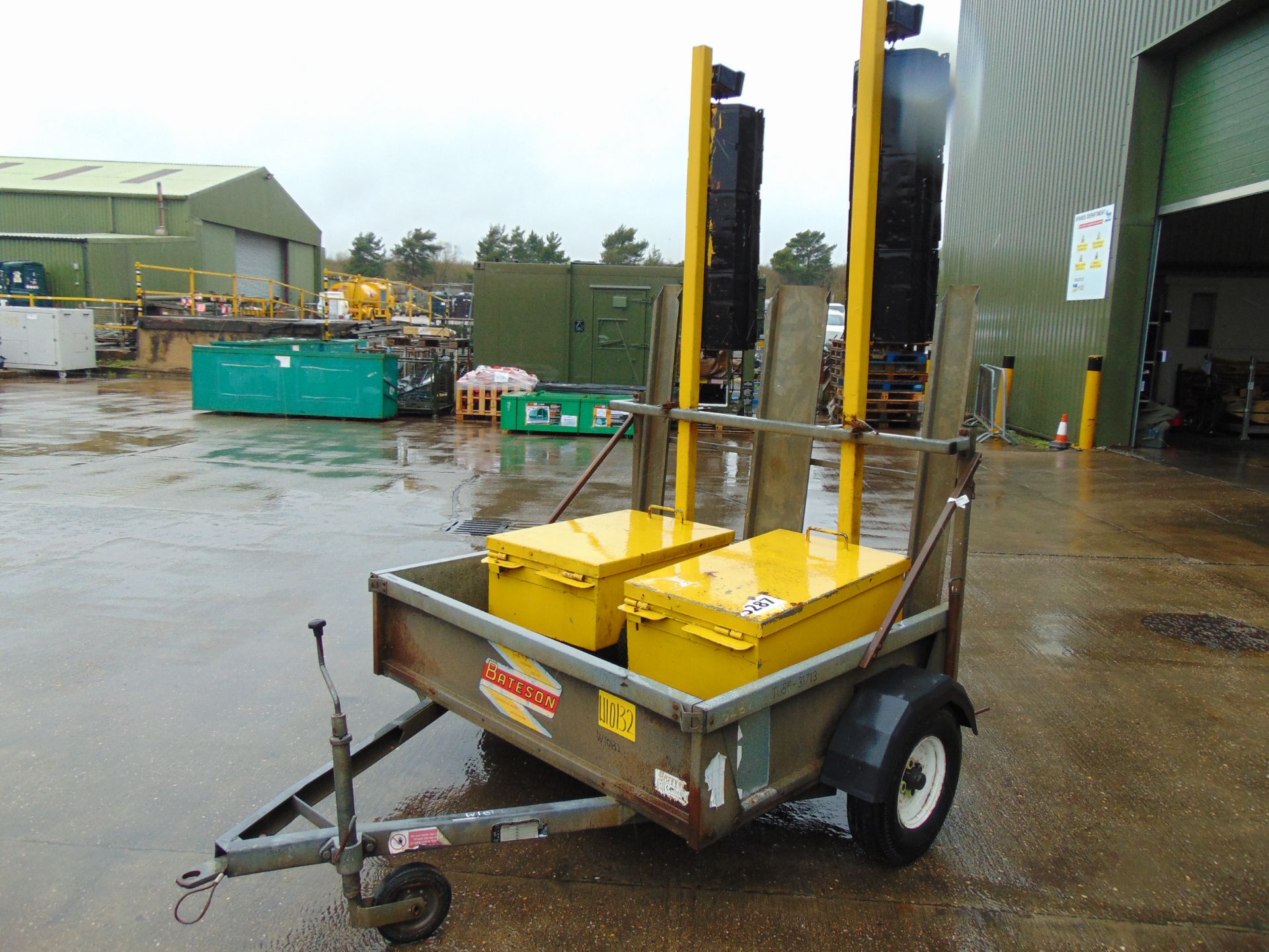 2 Way Traffic Light System c/w Bateson Single Axle Trailer - Image 3 of 15