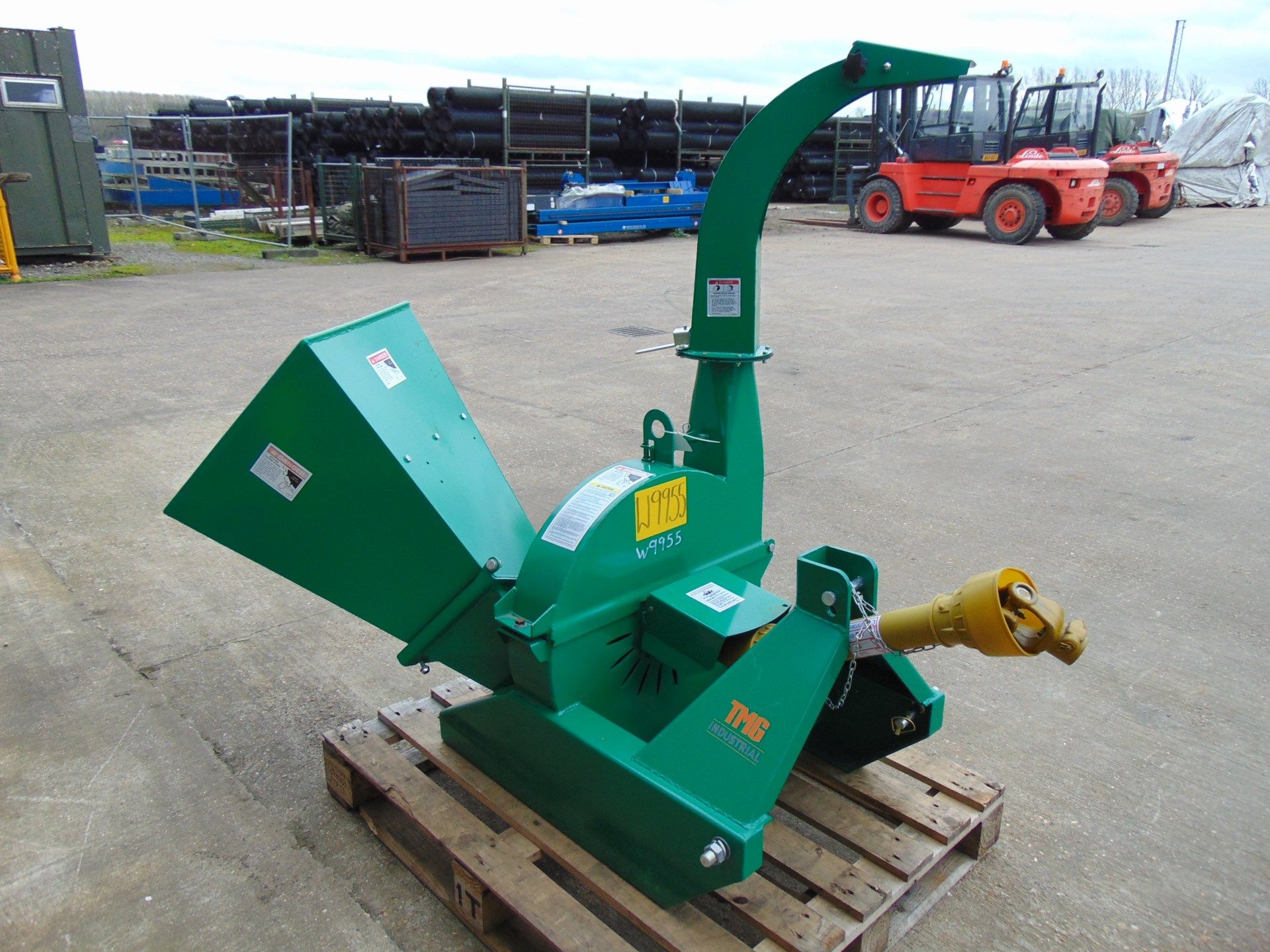 New and Unused TMG-42SWC 4" PTO Driven Wood Chipper for 45-70Hp Tractors - Image 4 of 8