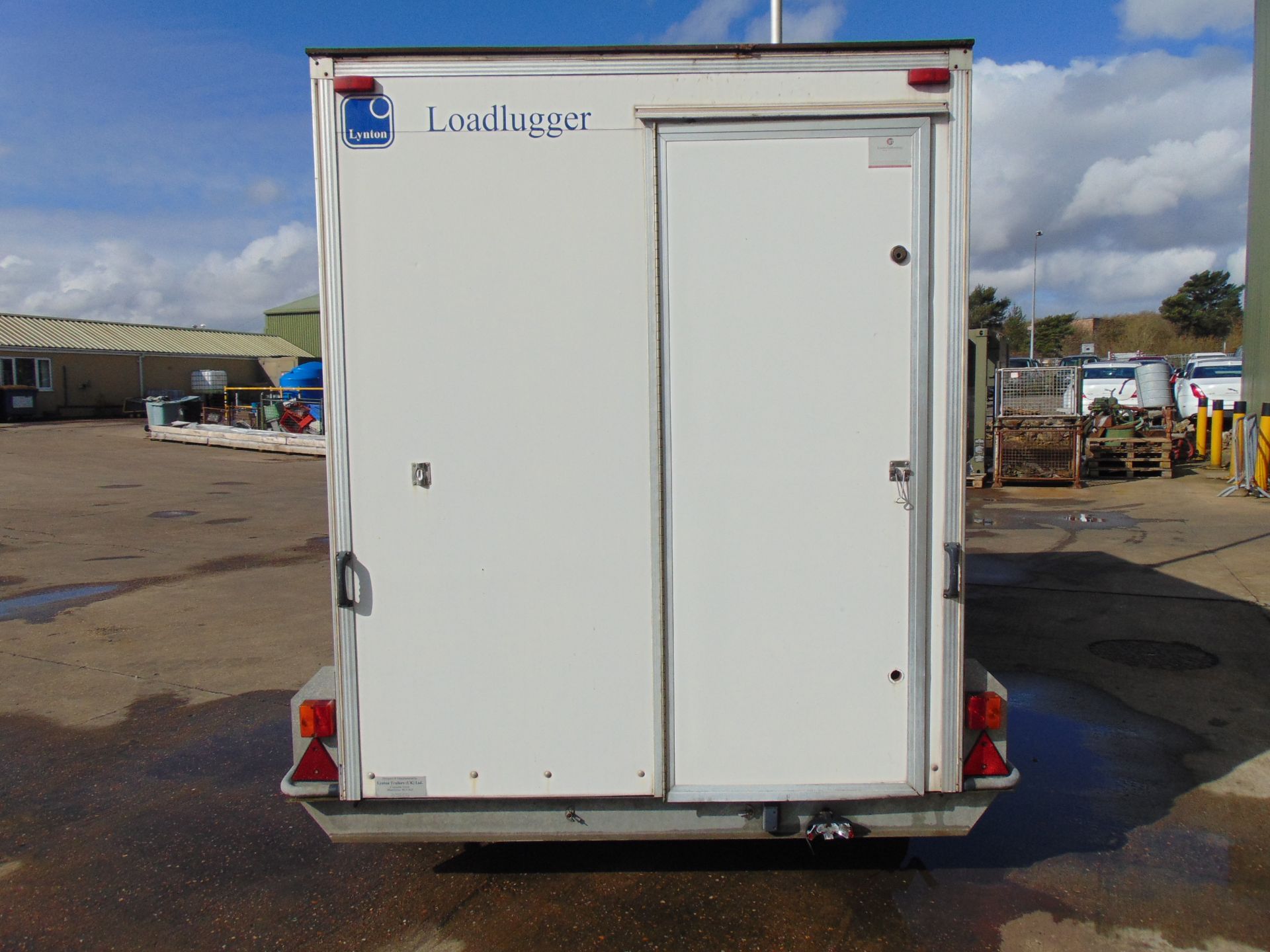 Lynton Loadlugger 500 Box Trailer C/W Air Con, Clark 9m Aluminium Telecopic Mast, Electrics etc - Image 6 of 21