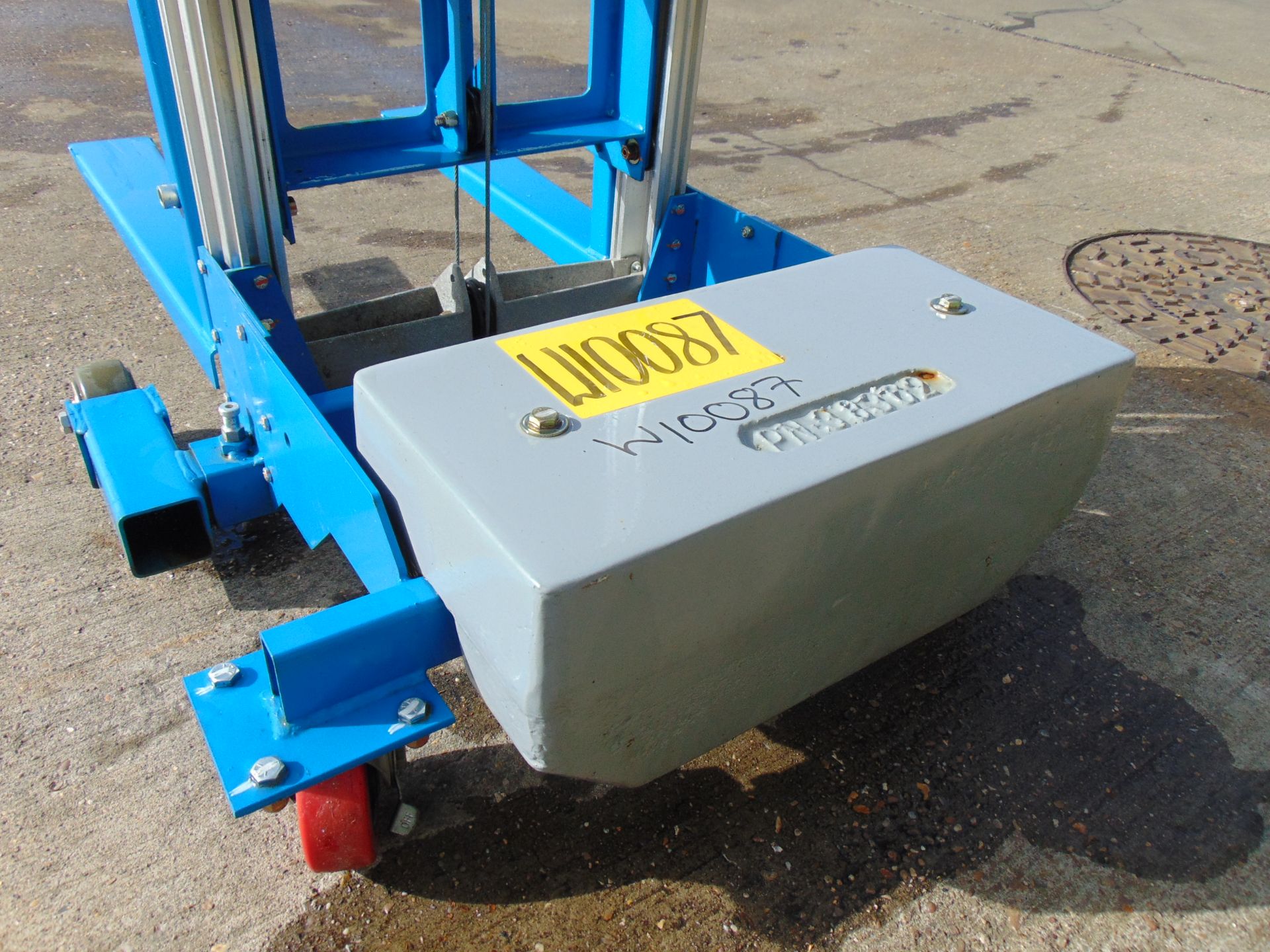 Unused Genie GL-10 Material Lift Fork Lift - Image 12 of 15