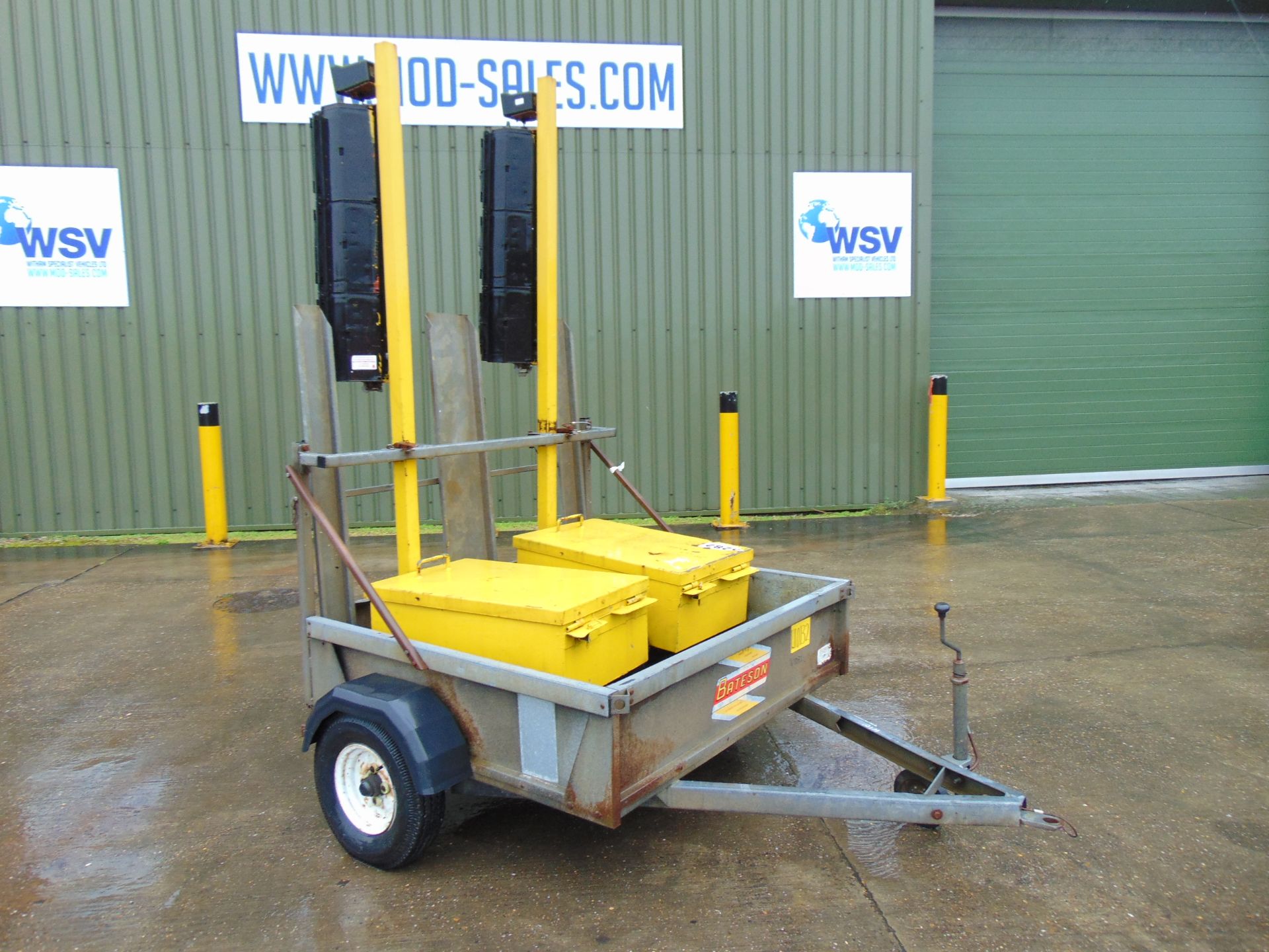 2 Way Traffic Light System c/w Bateson Single Axle Trailer