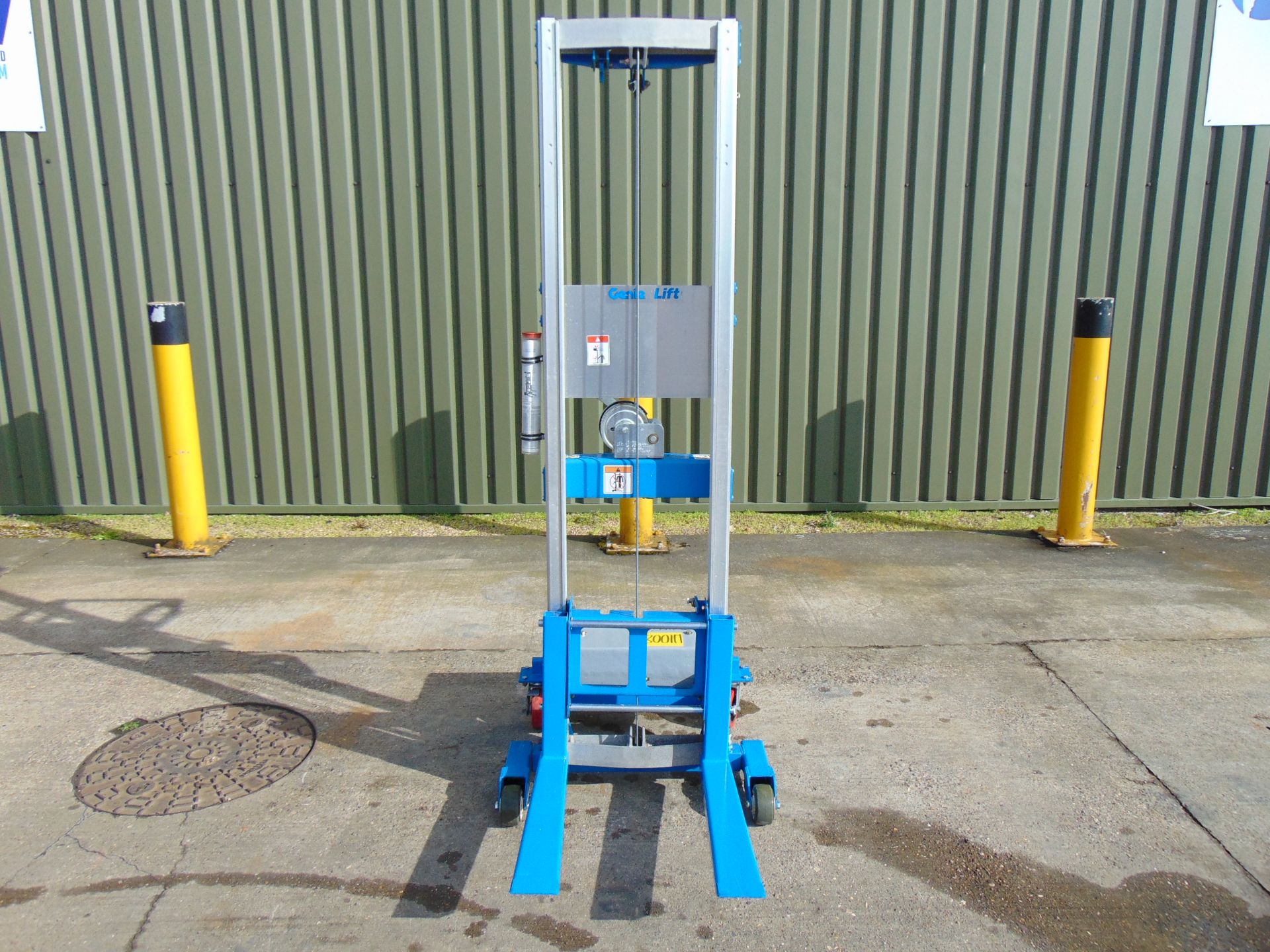 Unused Genie GL-10 Material Lift Fork Lift - Image 4 of 15