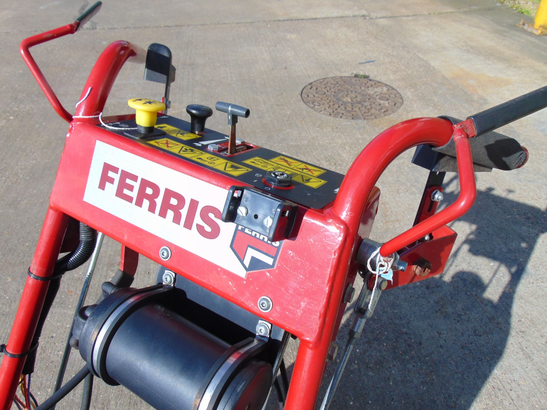 Ferris 32'' Walk Behind Commercial Mower c/w Kawasaki 15HP Engine - Image 9 of 17