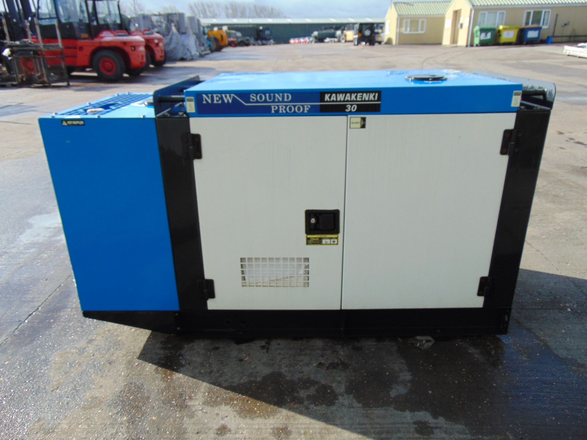 UNISSUED 30 KVA 3 Phase Silent Diesel Generator Set. This generator is 3 phase 230/400 volt 50 Hz - Image 4 of 19