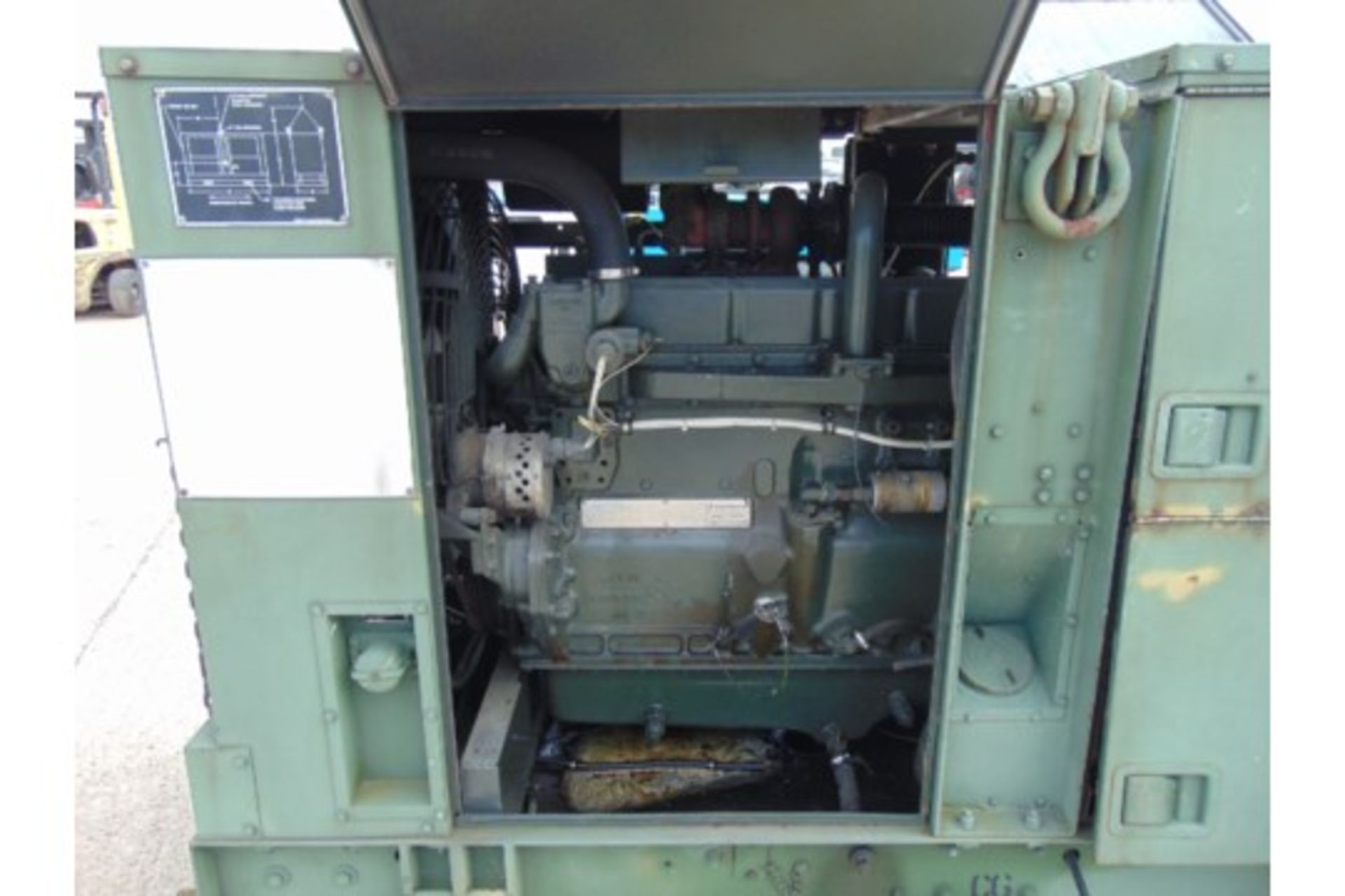 Allis Chalmers MEP-006A 60kW Diesel Generator Set 240/415 volt single/three phase ONLY 821 hours !!! - Image 18 of 21