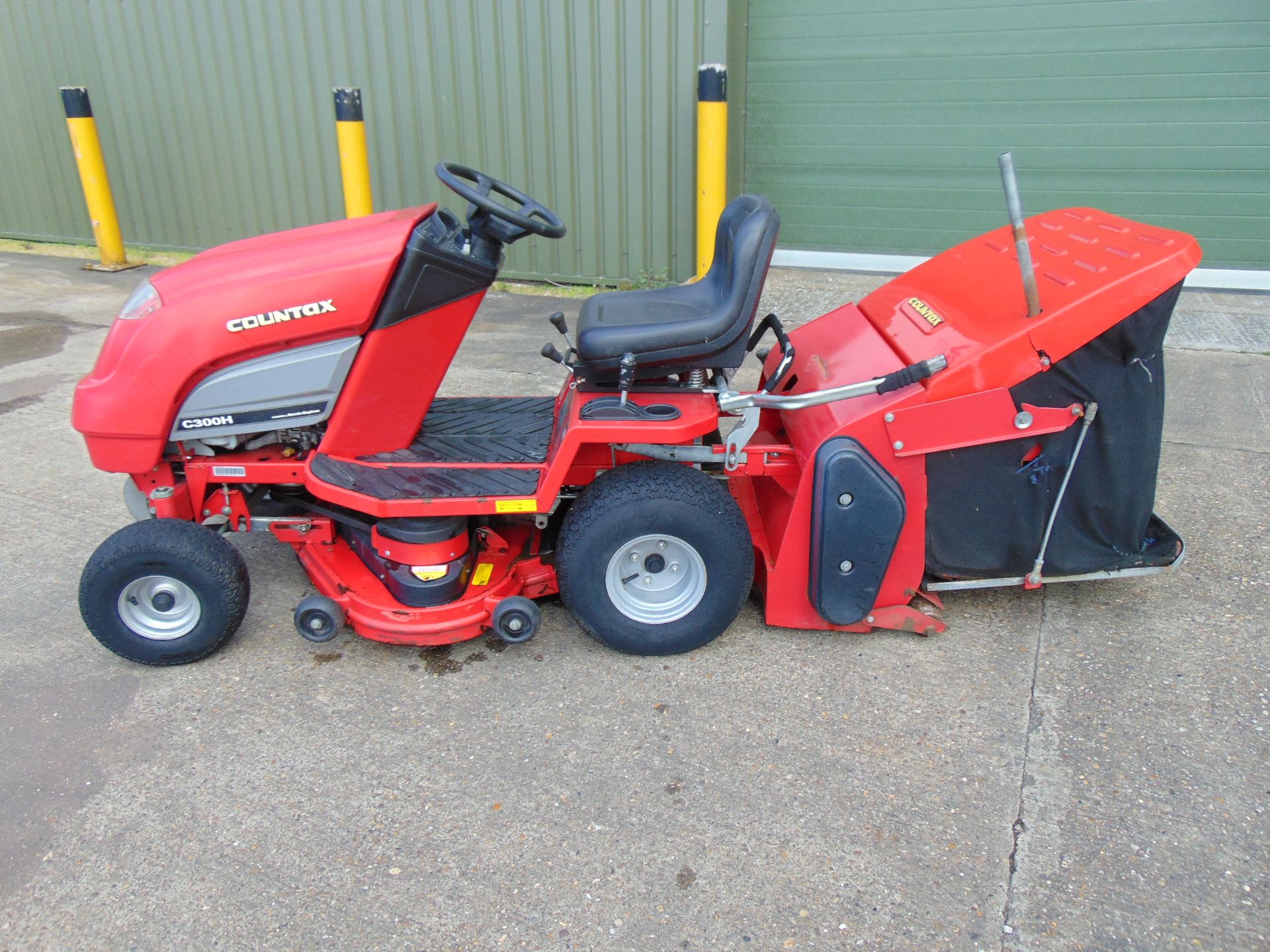 Countax C300H Hydrostatic Ride On Mower with Rear Brush and Grass Collector ONLY 393 HOURS!!! - Image 5 of 18