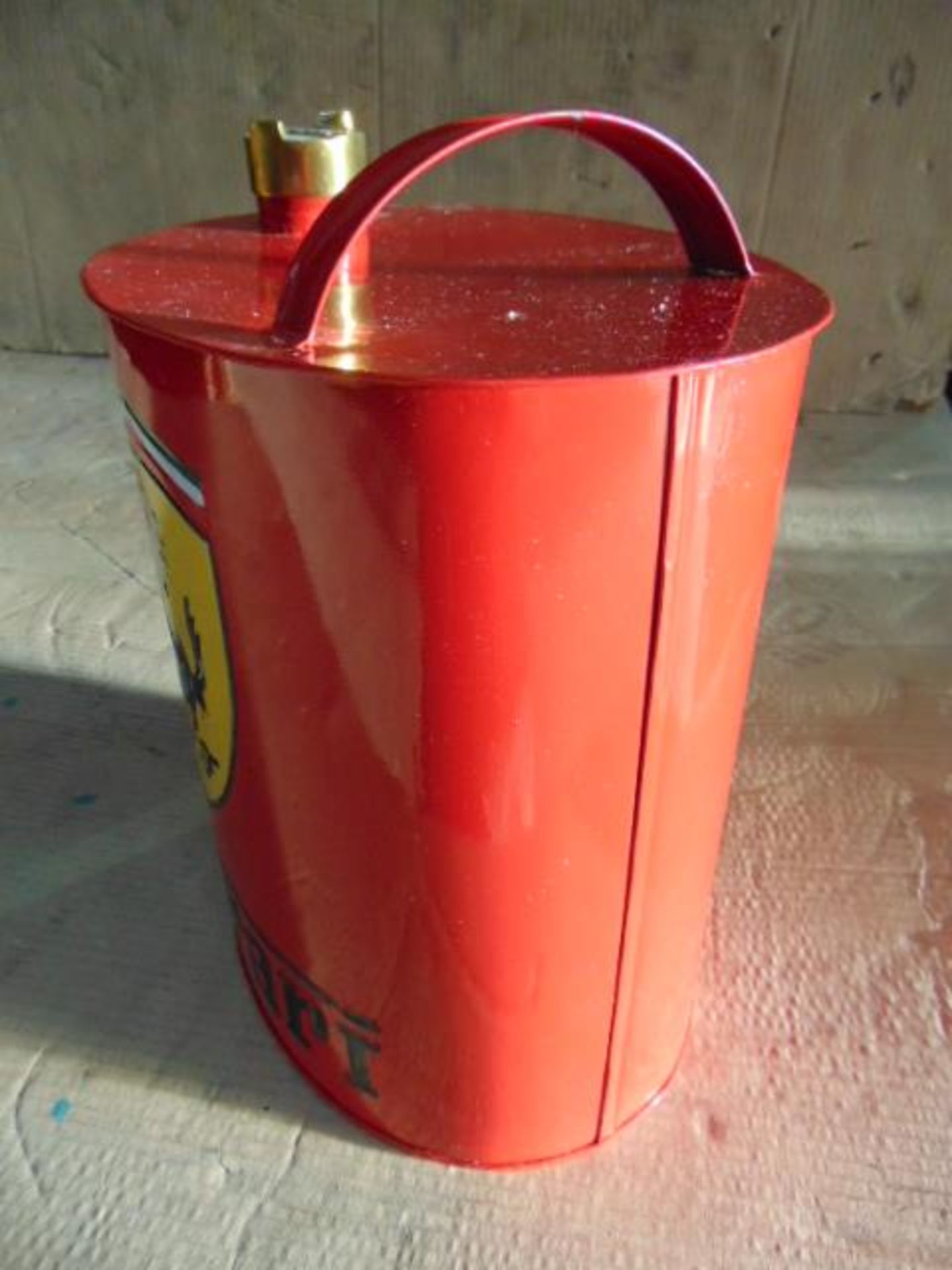 Reproduction Ferrari Branded Oil Can - Image 4 of 5