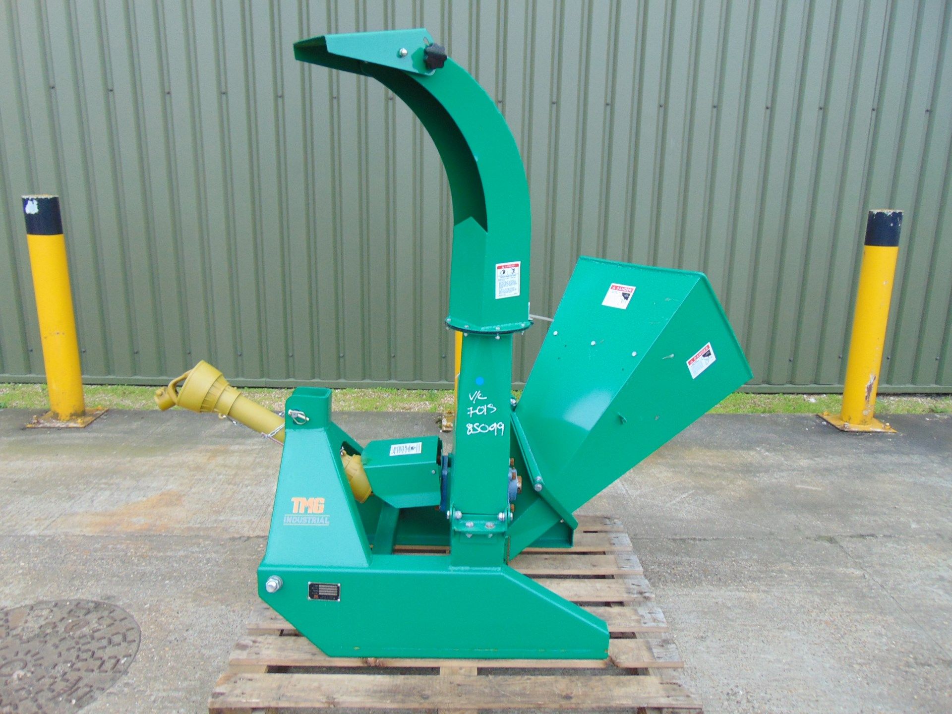 New and Unused TMG-42SWC 4" PTO Driven Wood Chipper for 45-70Hp Tractors - Image 2 of 8