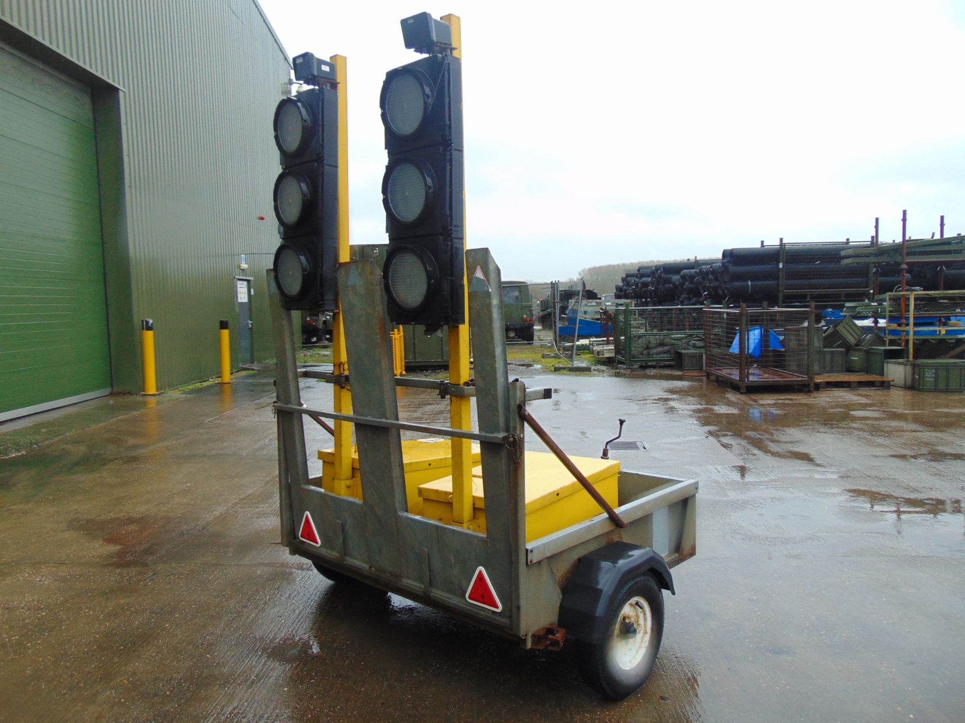 2 Way Traffic Light System c/w Bateson Single Axle Trailer - Image 6 of 15