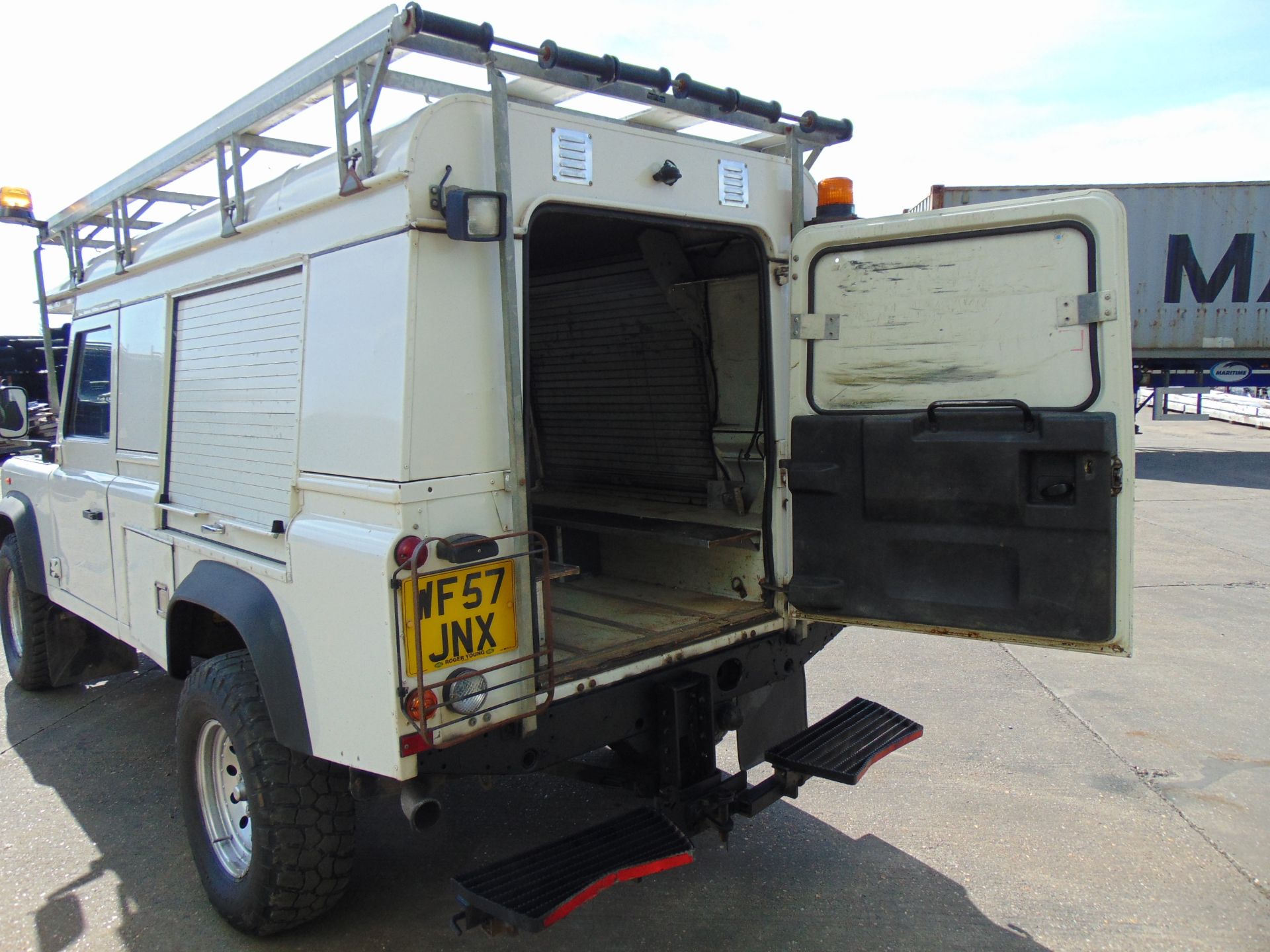 2007 Land Rover Defender 110 Puma Hardtop 4x4 Special Utility (Mobile Workshop) complete with Winch - Image 15 of 23