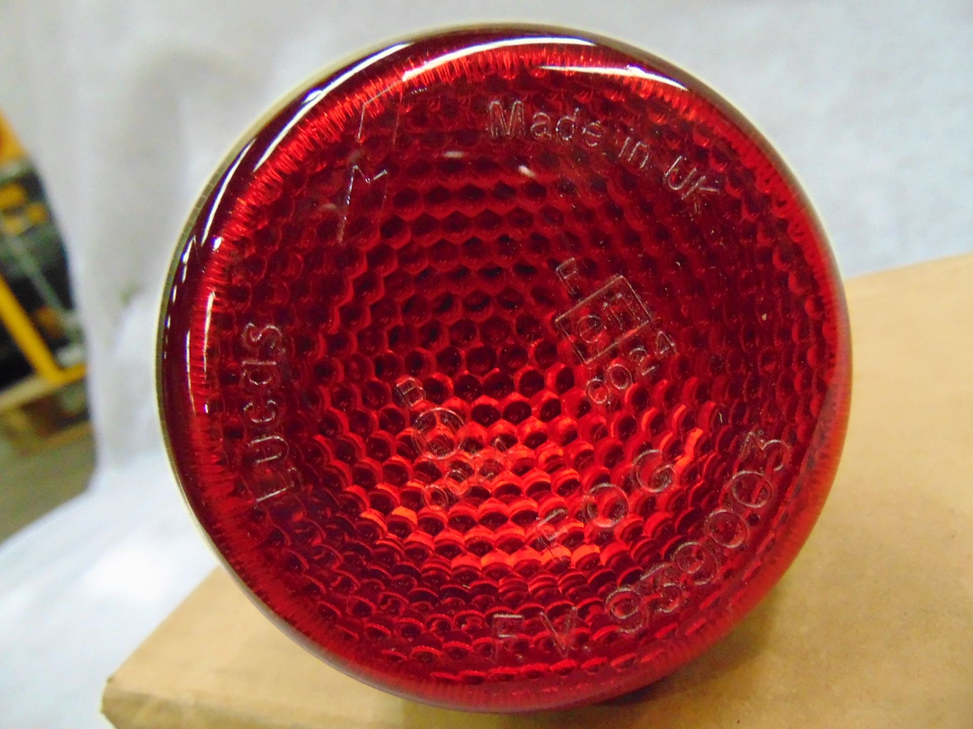 UNISSUED Rear Fog Light. - Image 3 of 4