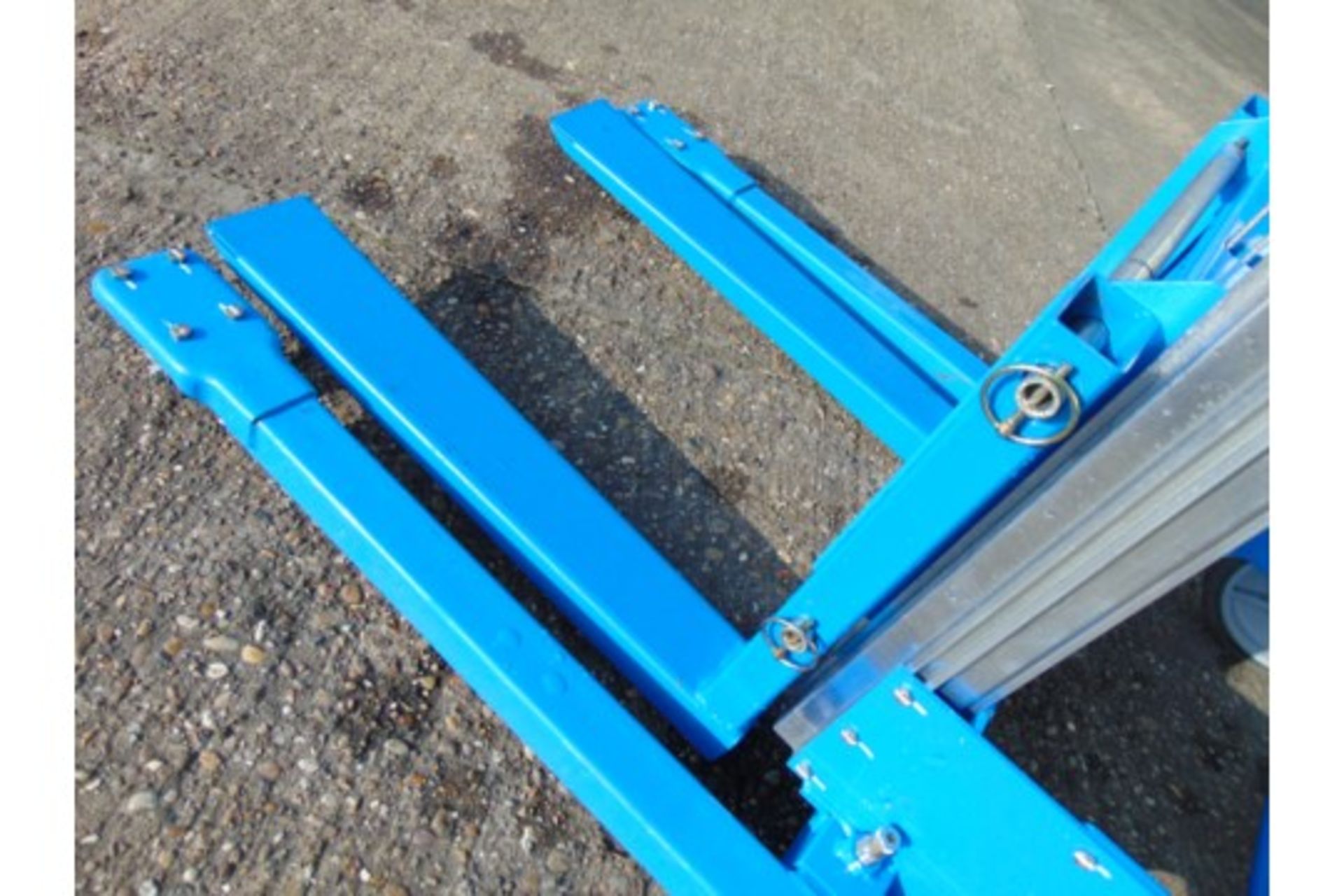 Unused Genie GL-10 Material Lift Fork Lift - Image 11 of 20