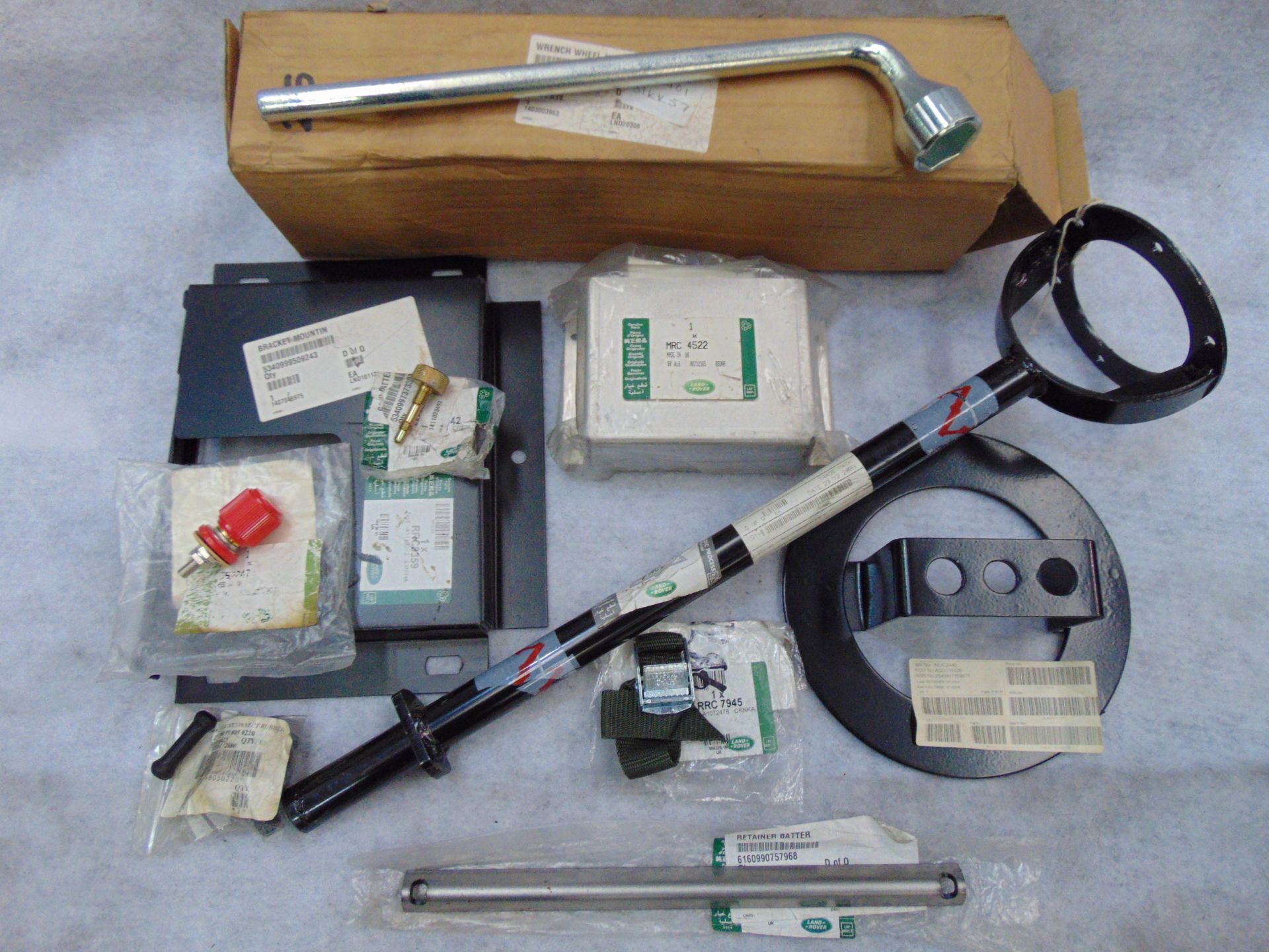 UNISSUED Assortment of Genuine Land Rover Parts.