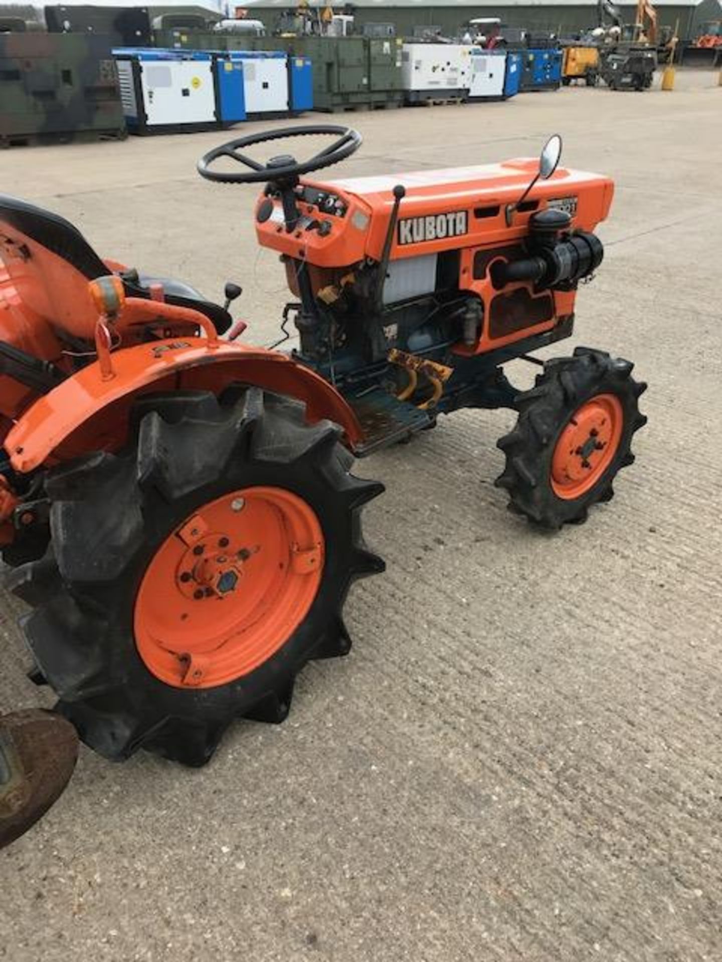 KUBOTA B 7001/4 COMPACT TRACTOR WITH ROTAVATOR 4 WHEEL DRIVE - Image 6 of 9