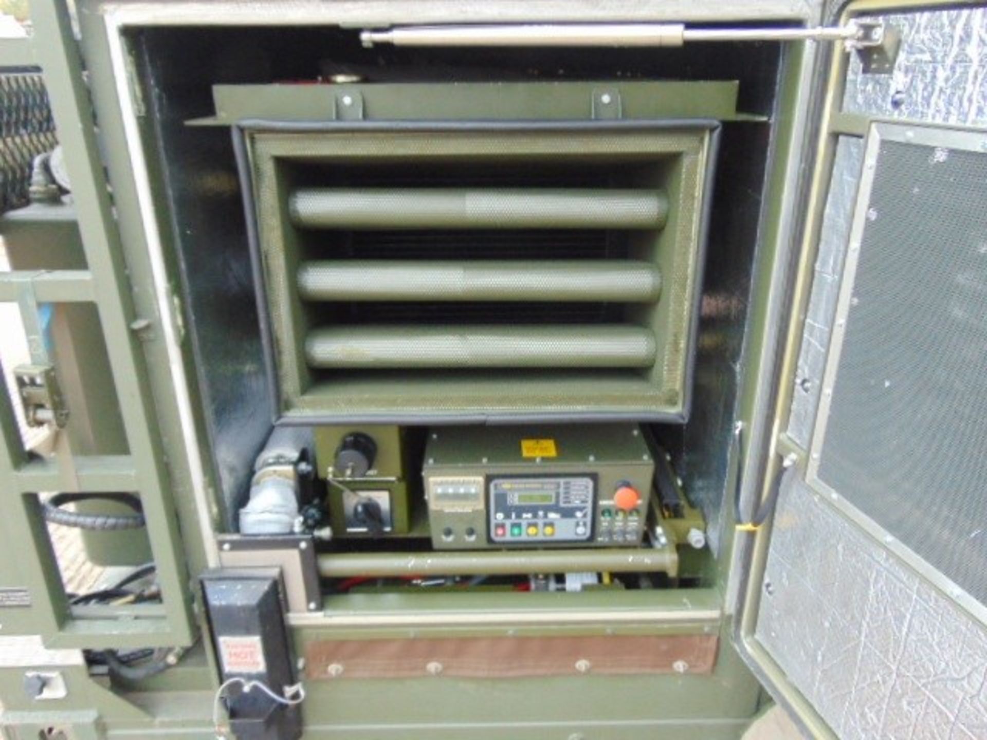 UNISSUED Rapidly Deployable Containerised Integrated Biological Detection/Decontamination System - Image 9 of 65