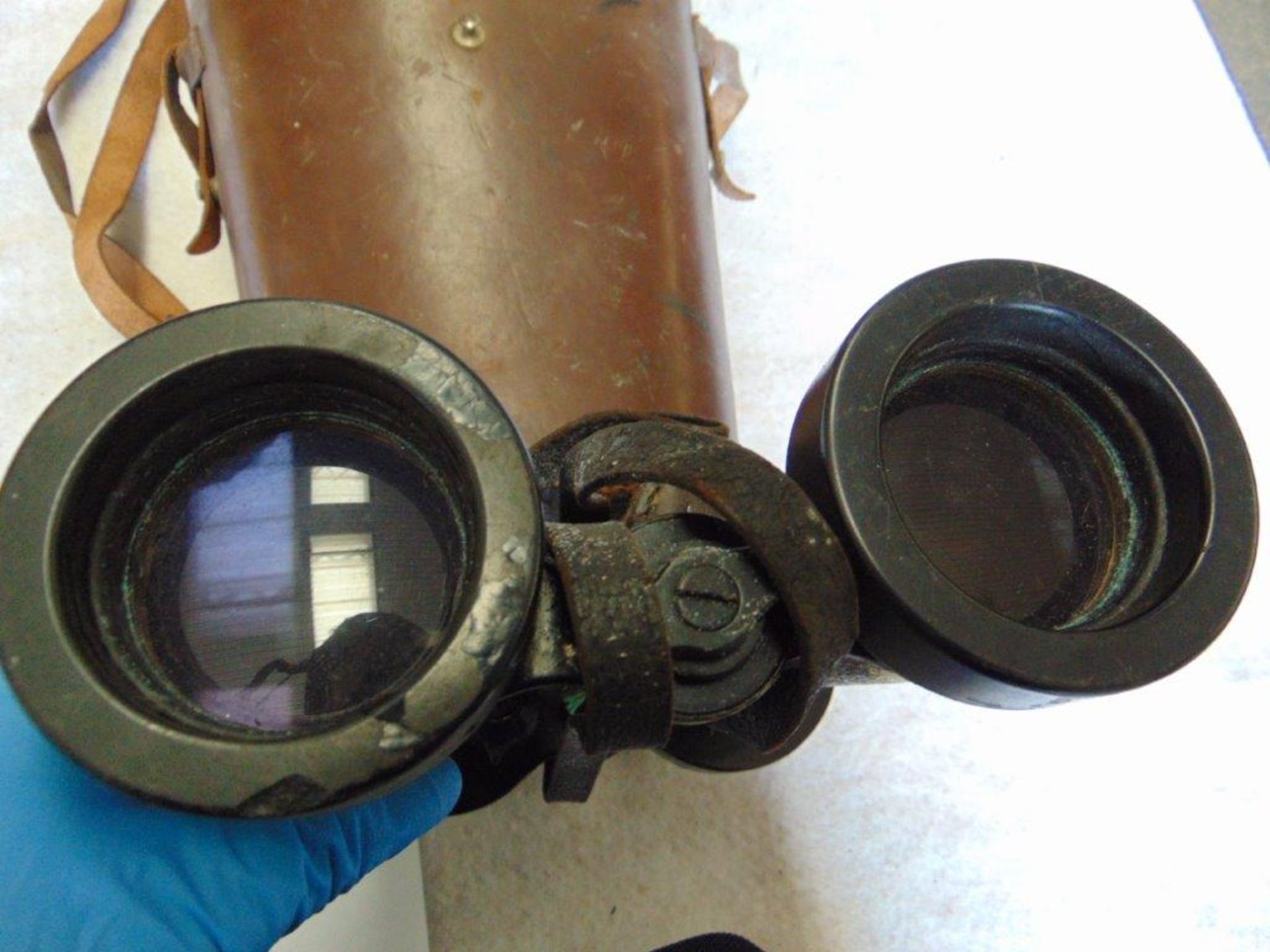 Royal Navy AP 1900 A 7 x Binoculars with original leather case - Bild 3 aus 5