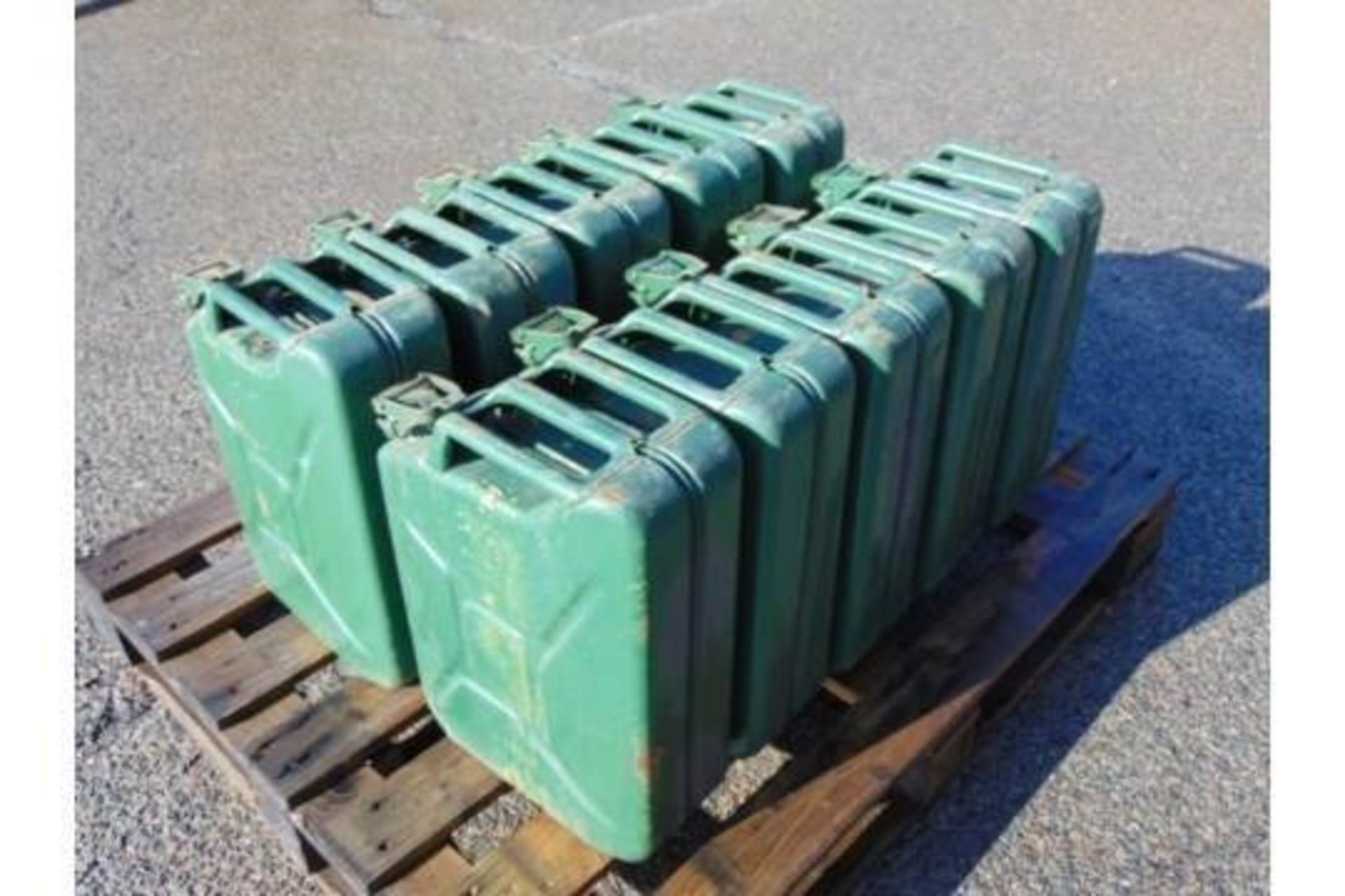 Qty 10 x Unissued NATO Issue 20L Jerry Cans. - Image 2 of 7