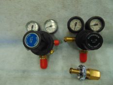 1 x Two Stage Oxygen Pressure Regulator 1 x One Stage Nitrogen Pressure Regulator