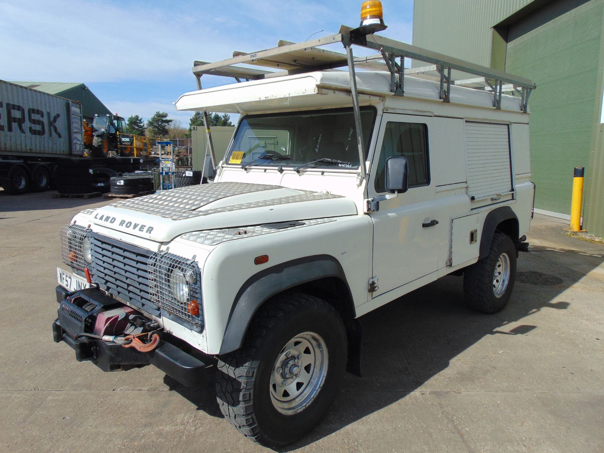 2007 Land Rover Defender 110 Puma Hardtop 4x4 Special Utility (Mobile Workshop) complete with Winch - Image 4 of 23