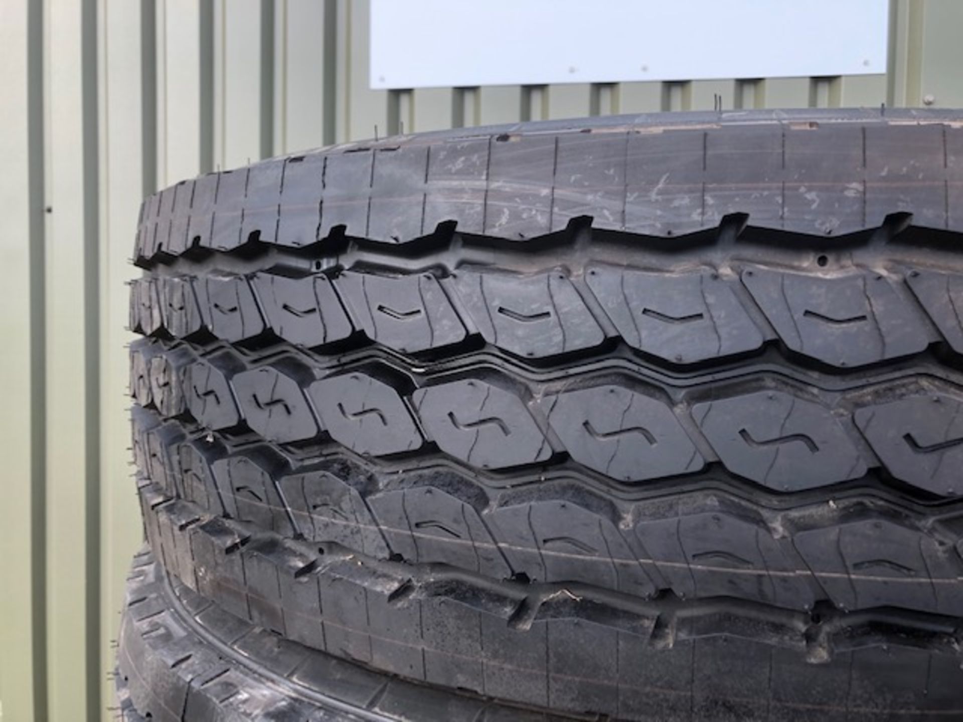 Qty 5 x Michelin 315 / 80 R 22.5 X WORKS XZY Tyres. Unused - Image 7 of 8