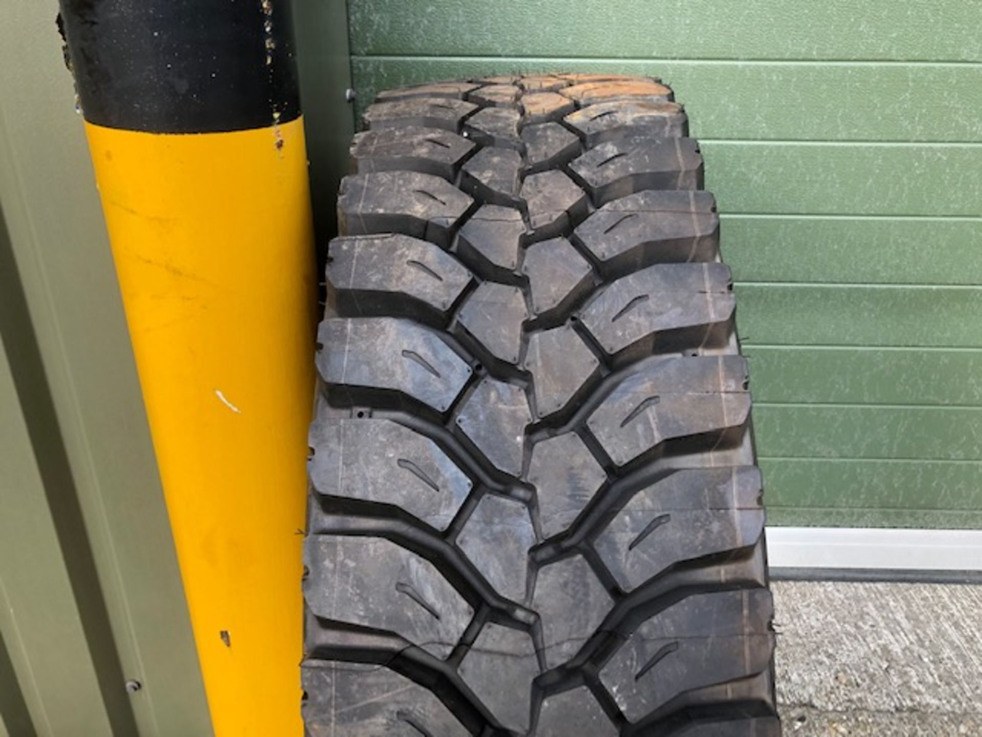 Qty 1 x Michelin XDY 315 / 80 R 22.5 XWORKS Tyre. Unused. - Image 2 of 8