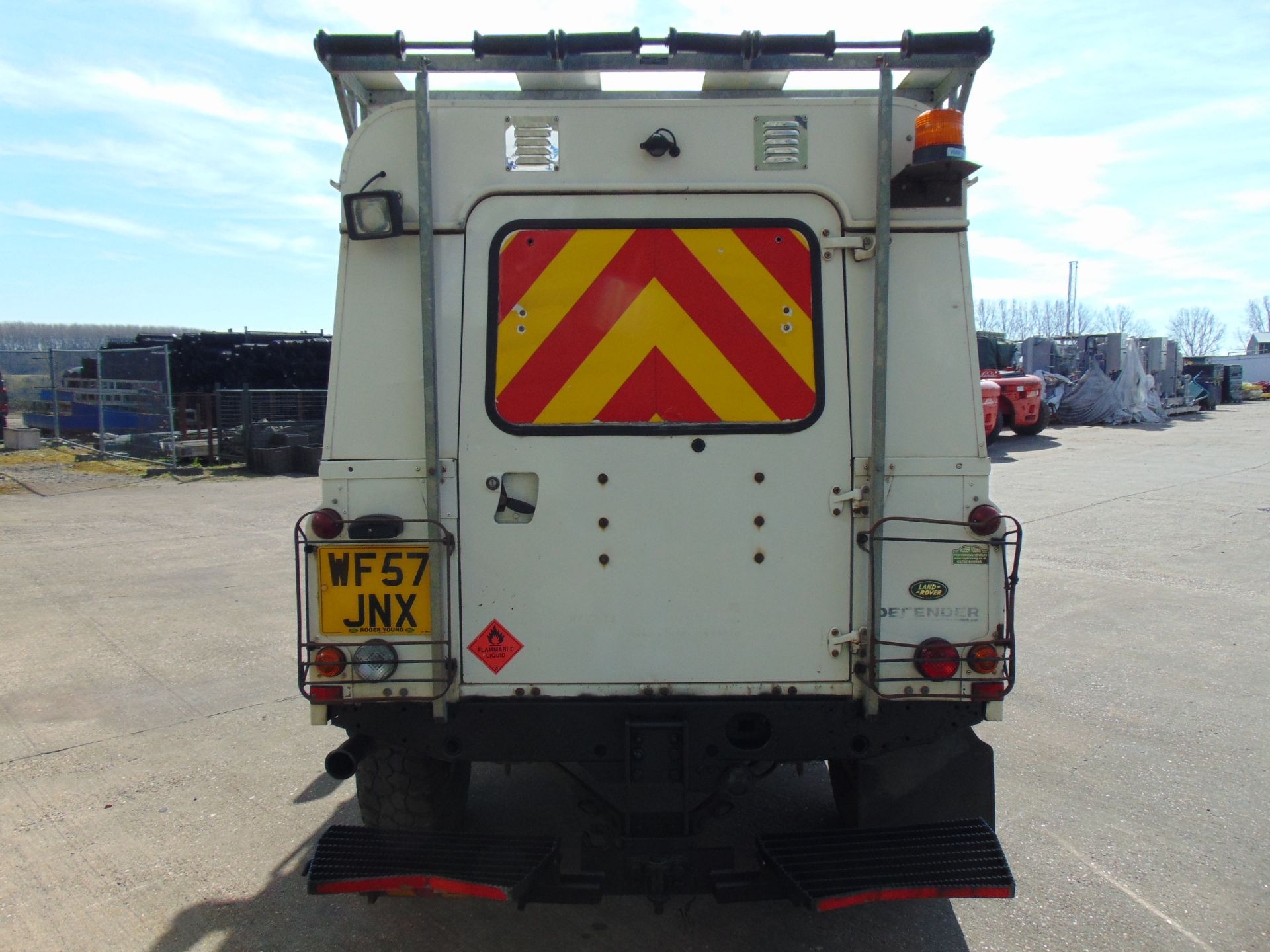 2007 Land Rover Defender 110 Puma Hardtop 4x4 Special Utility (Mobile Workshop) complete with Winch - Image 8 of 23