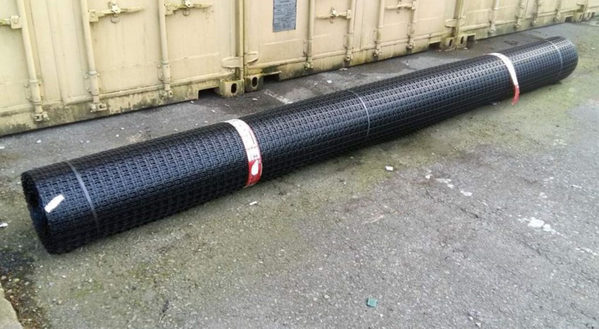 5 x UNISSUED Tensar SS20 Geogrid Ground Foundation Reinforcement Roll 4m x 75m. - Image 2 of 7
