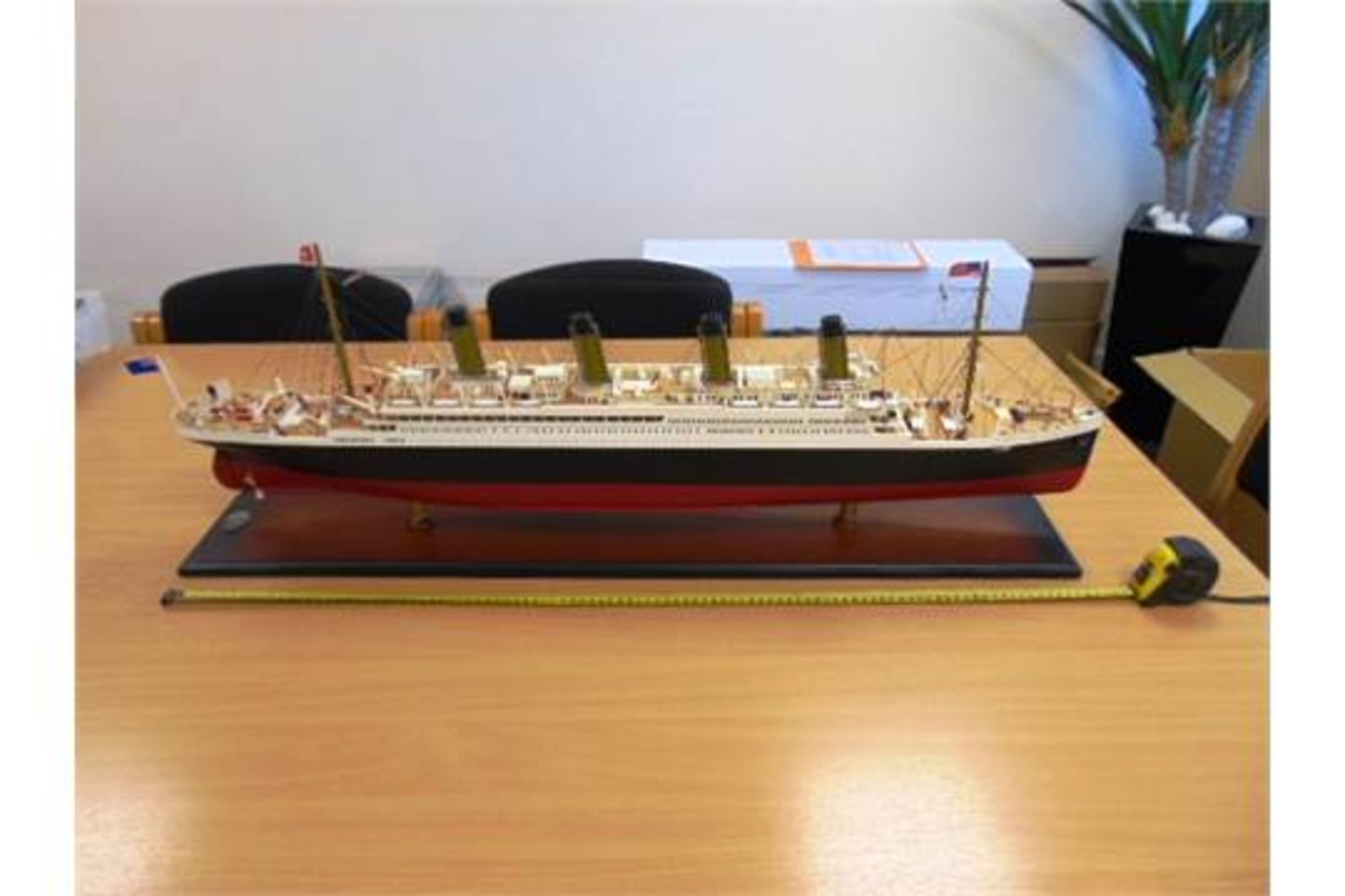 RMS Titanic Highly Detailed Wood Scale Model - Image 10 of 11