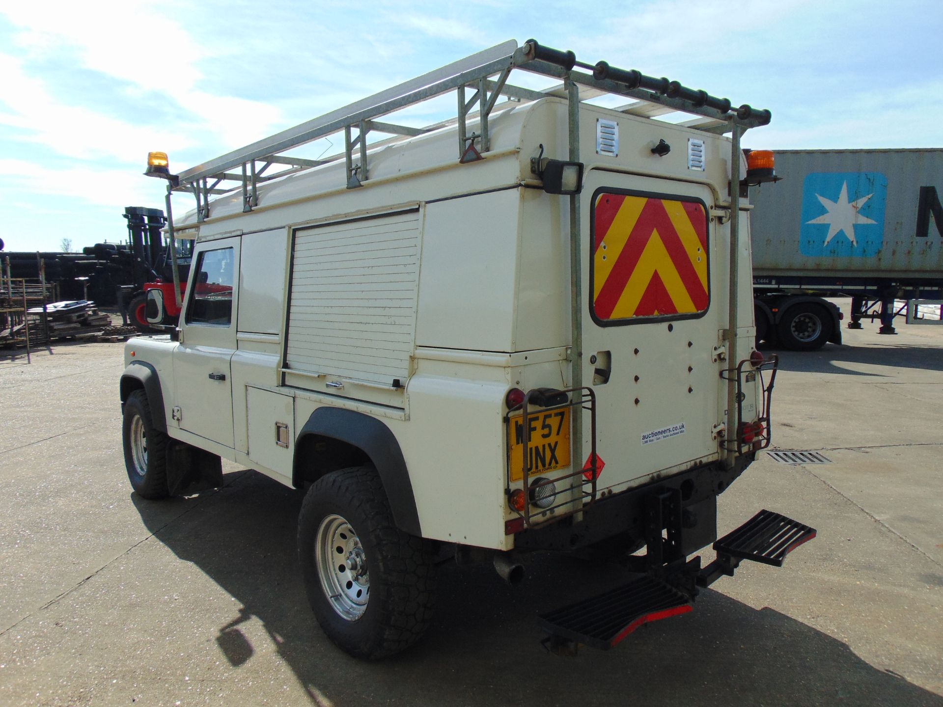 2007 Land Rover Defender 110 Puma Hardtop 4x4 Special Utility (Mobile Workshop) complete with Winch - Image 9 of 23