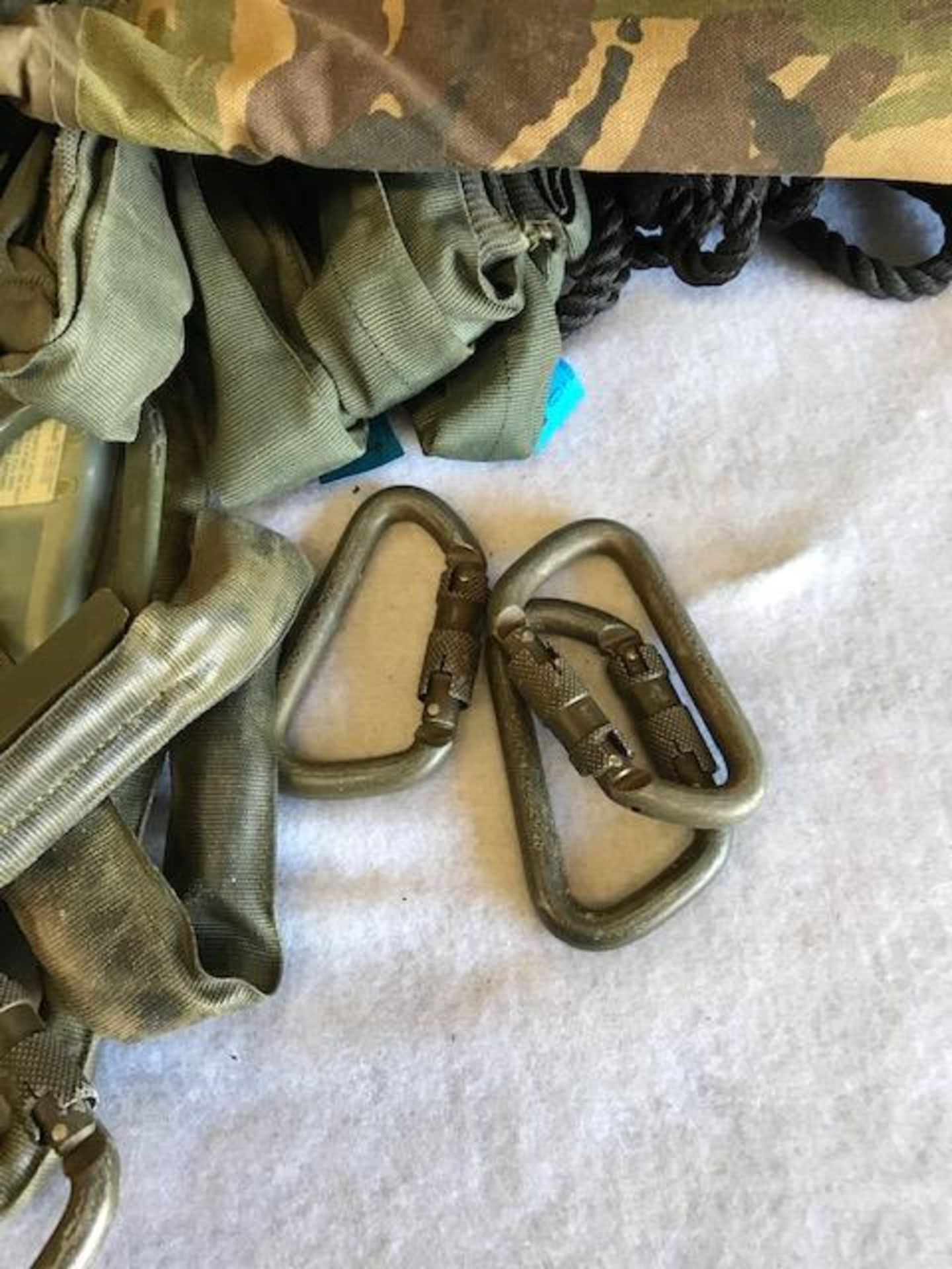 You are bidding for as SAS Fast Roping and Climbing Kit with Rucksack ...