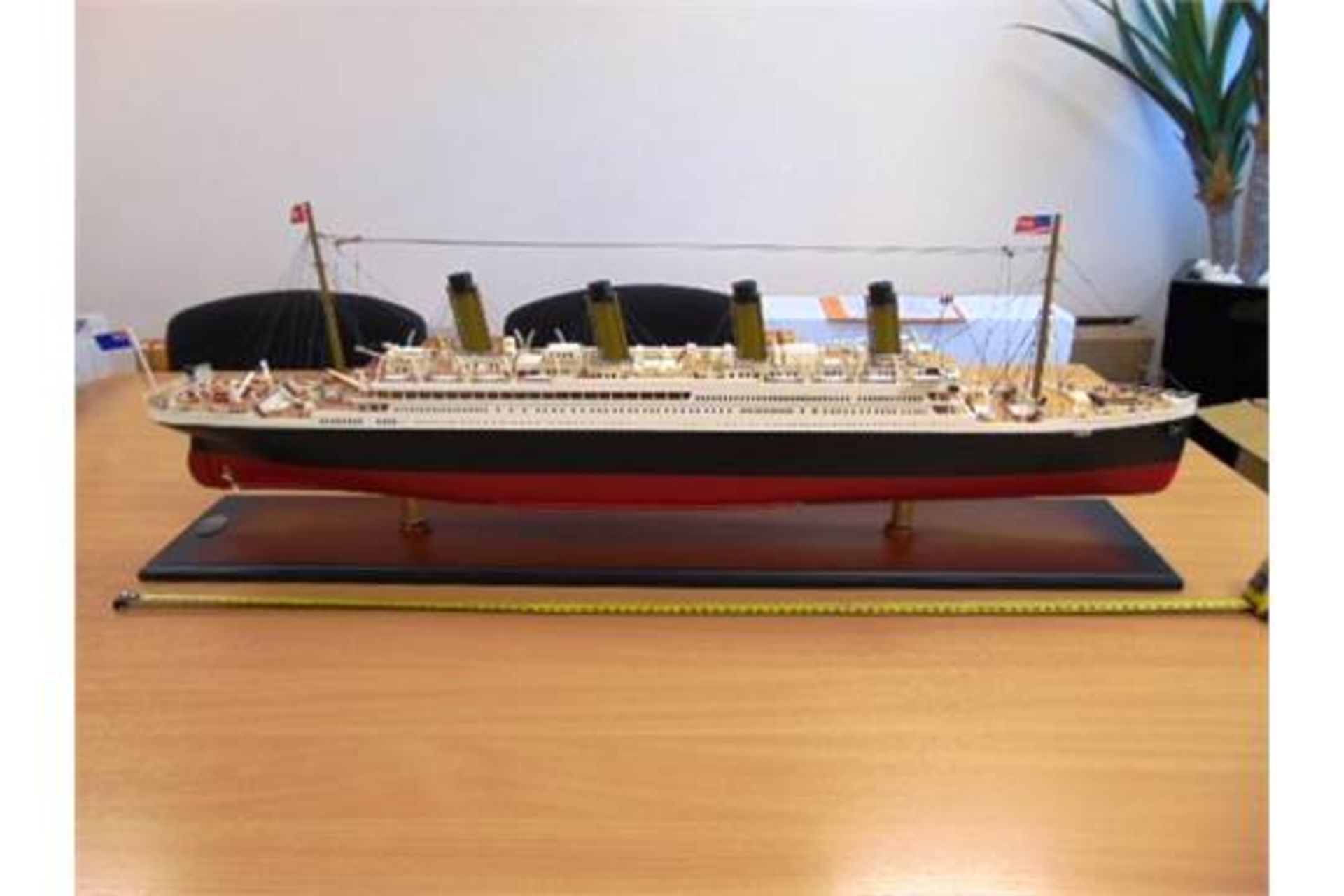 RMS Titanic Highly Detailed Wood Scale Model - Image 2 of 11