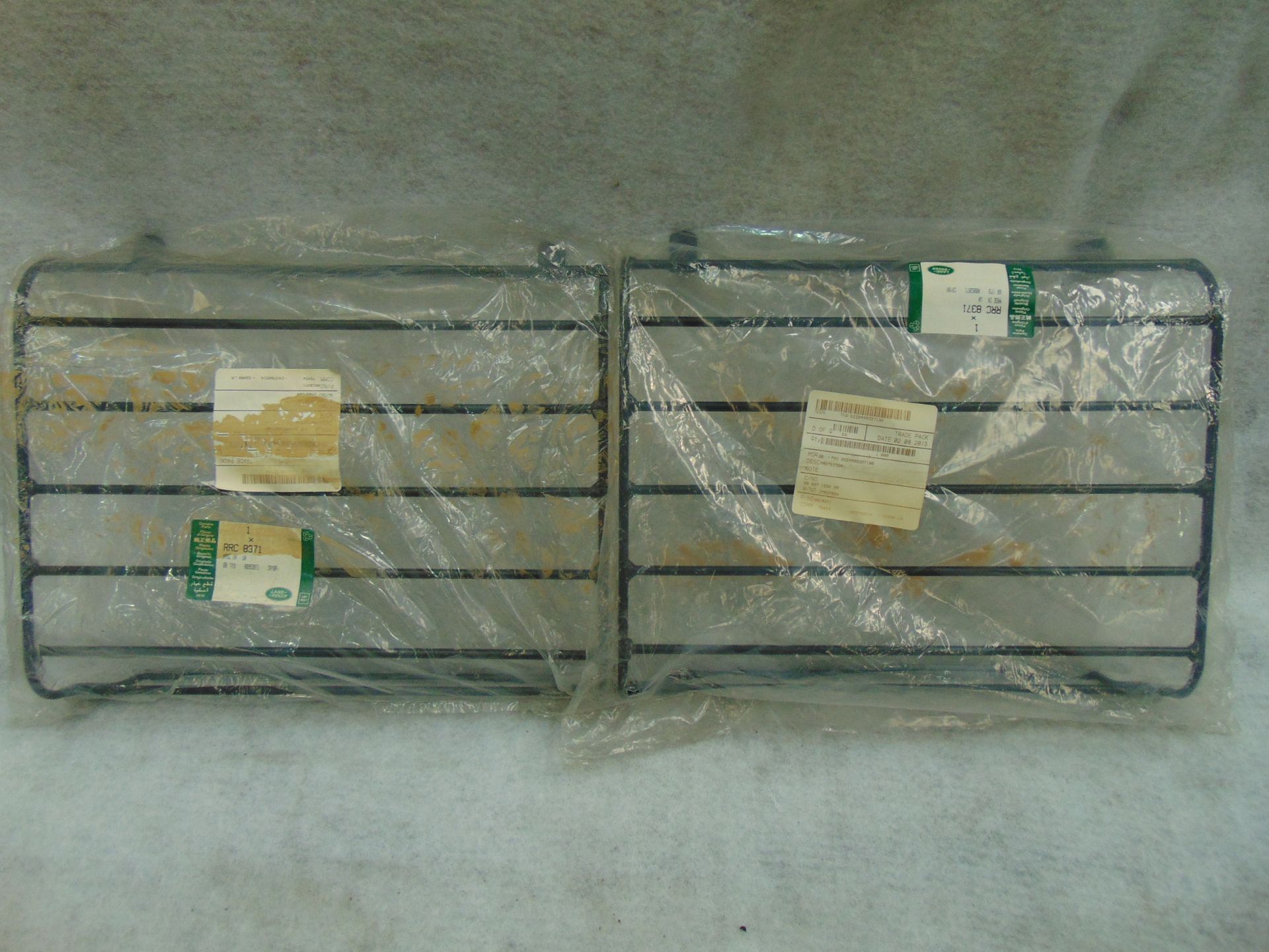 UNISSUED Land Rover Lamp Guards - RRC8371.